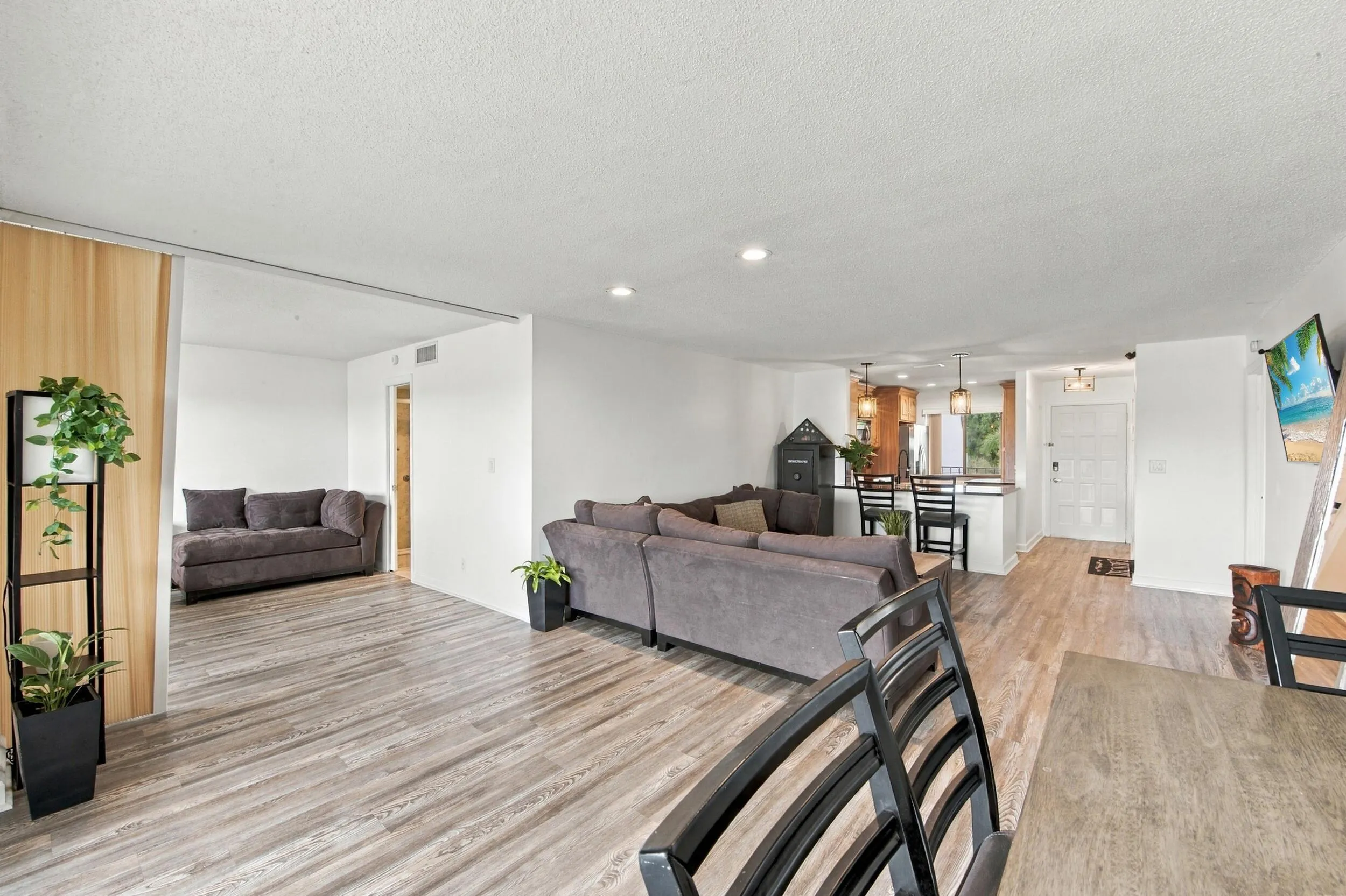 4545 LUXEMBURG Court #303