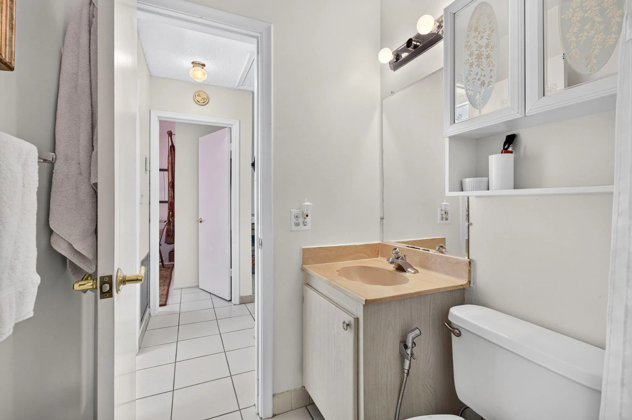 2703 Peer Lane