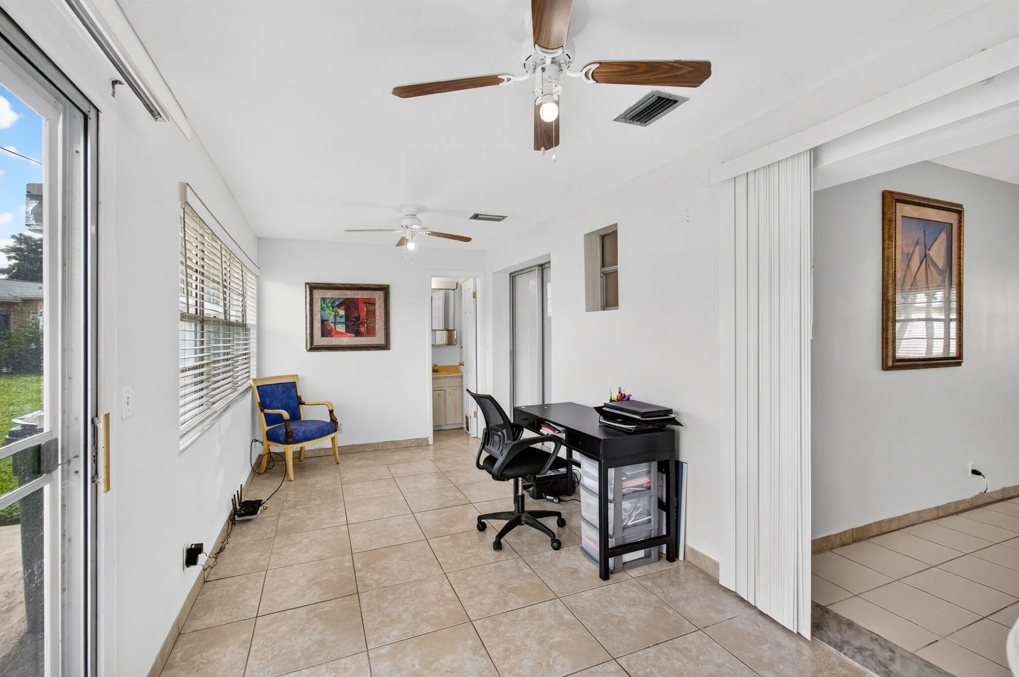 2703 Peer Lane