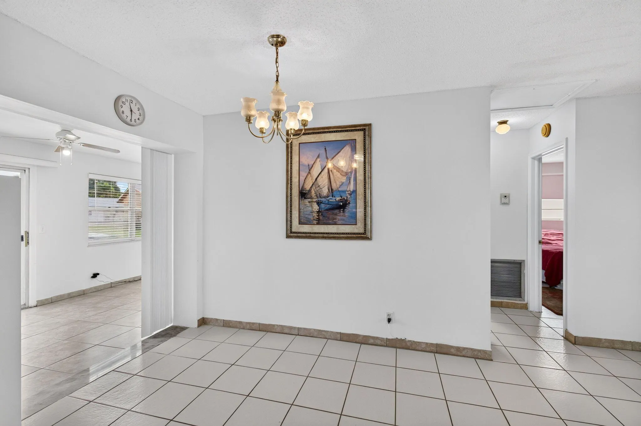 2703 Peer Lane
