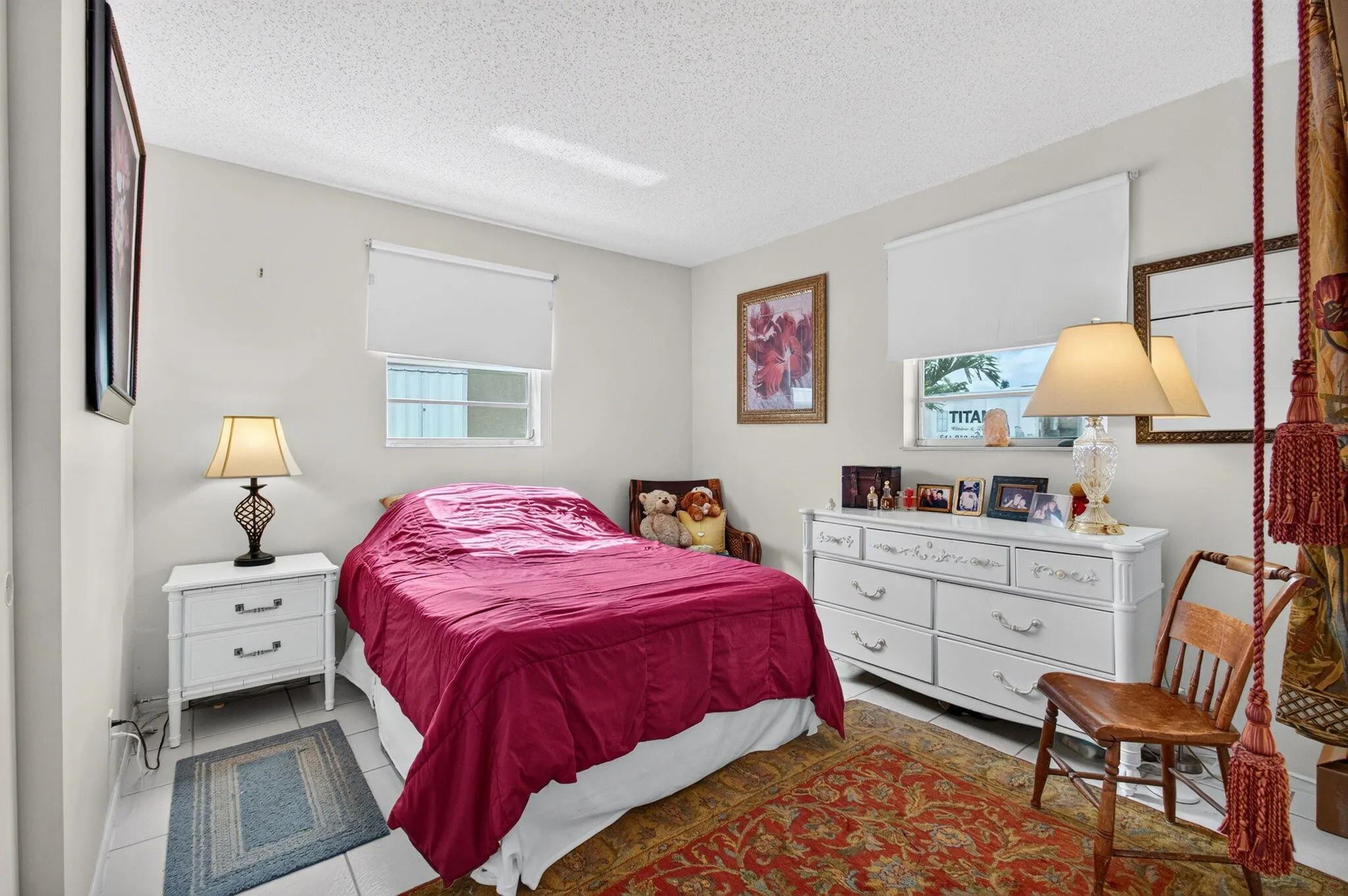 2703 Peer Lane