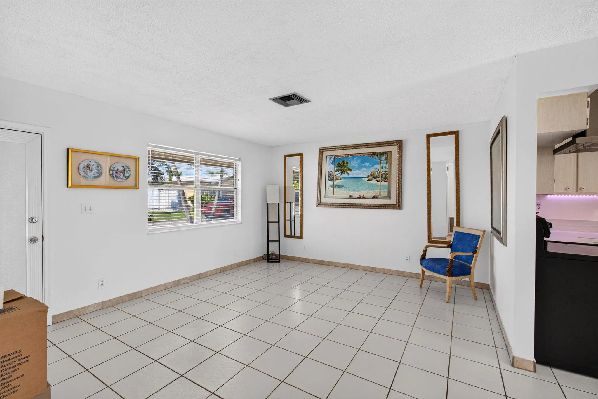 2703 Peer Lane