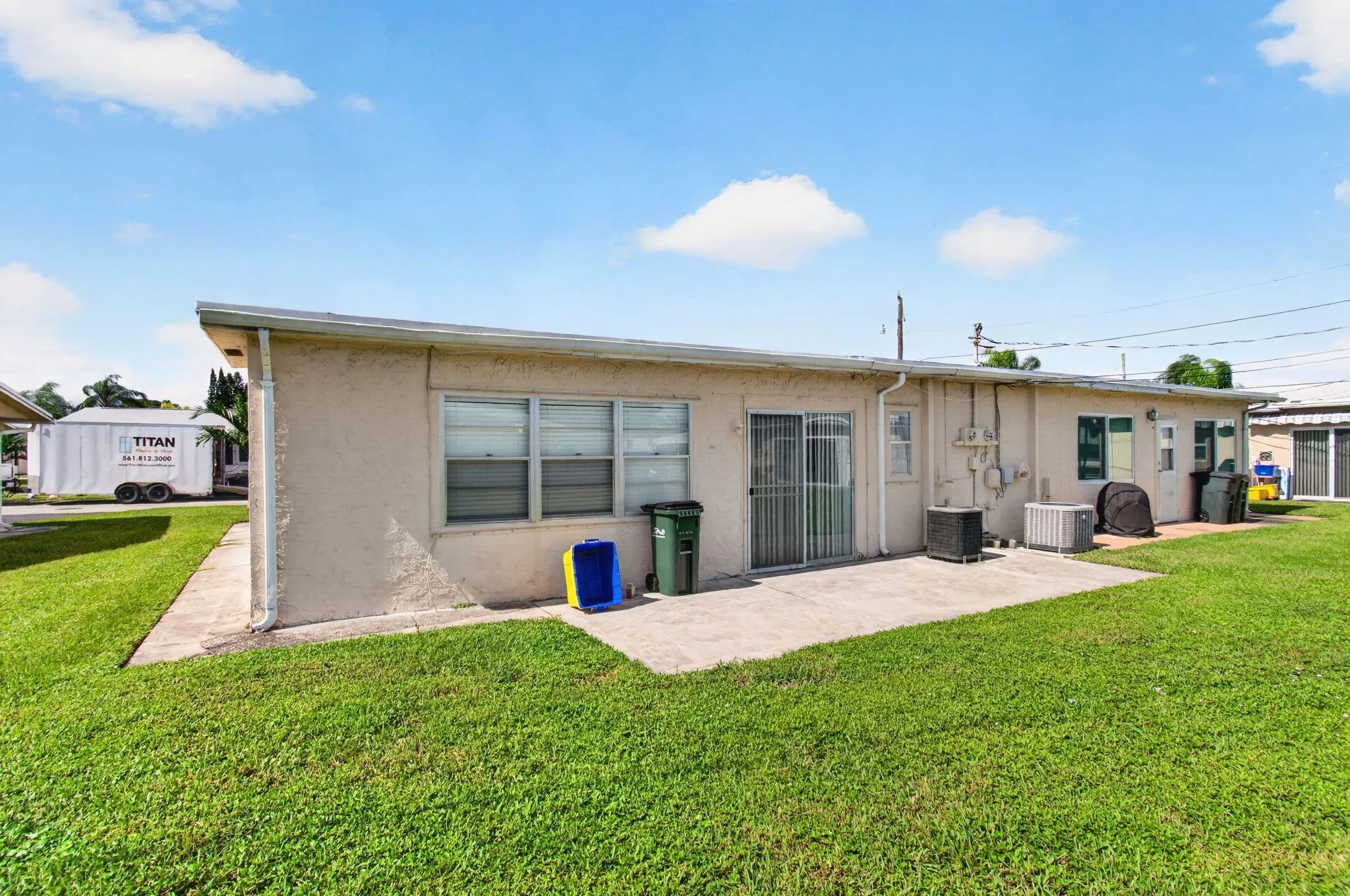2703 Peer Lane