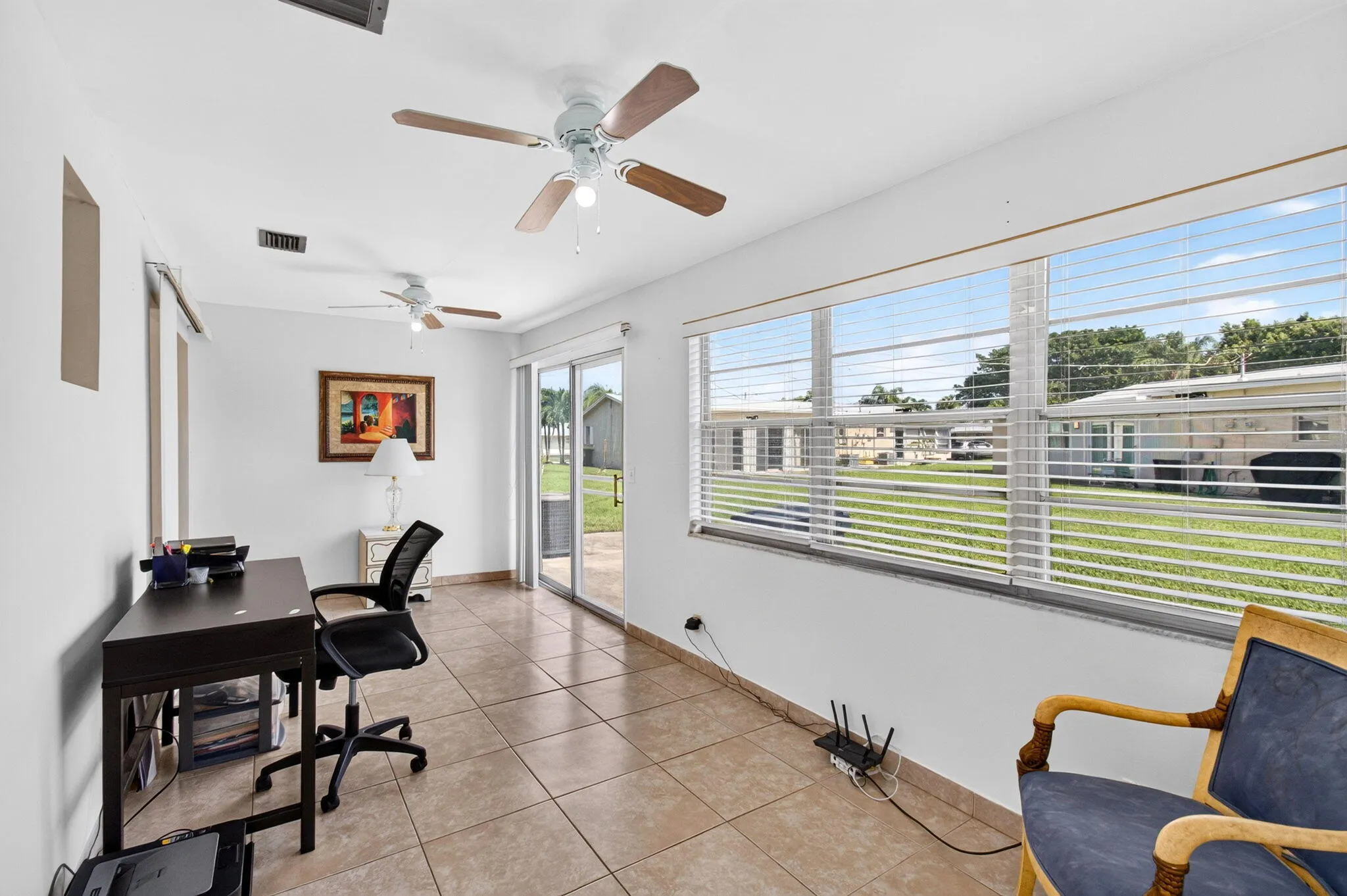 2703 Peer Lane