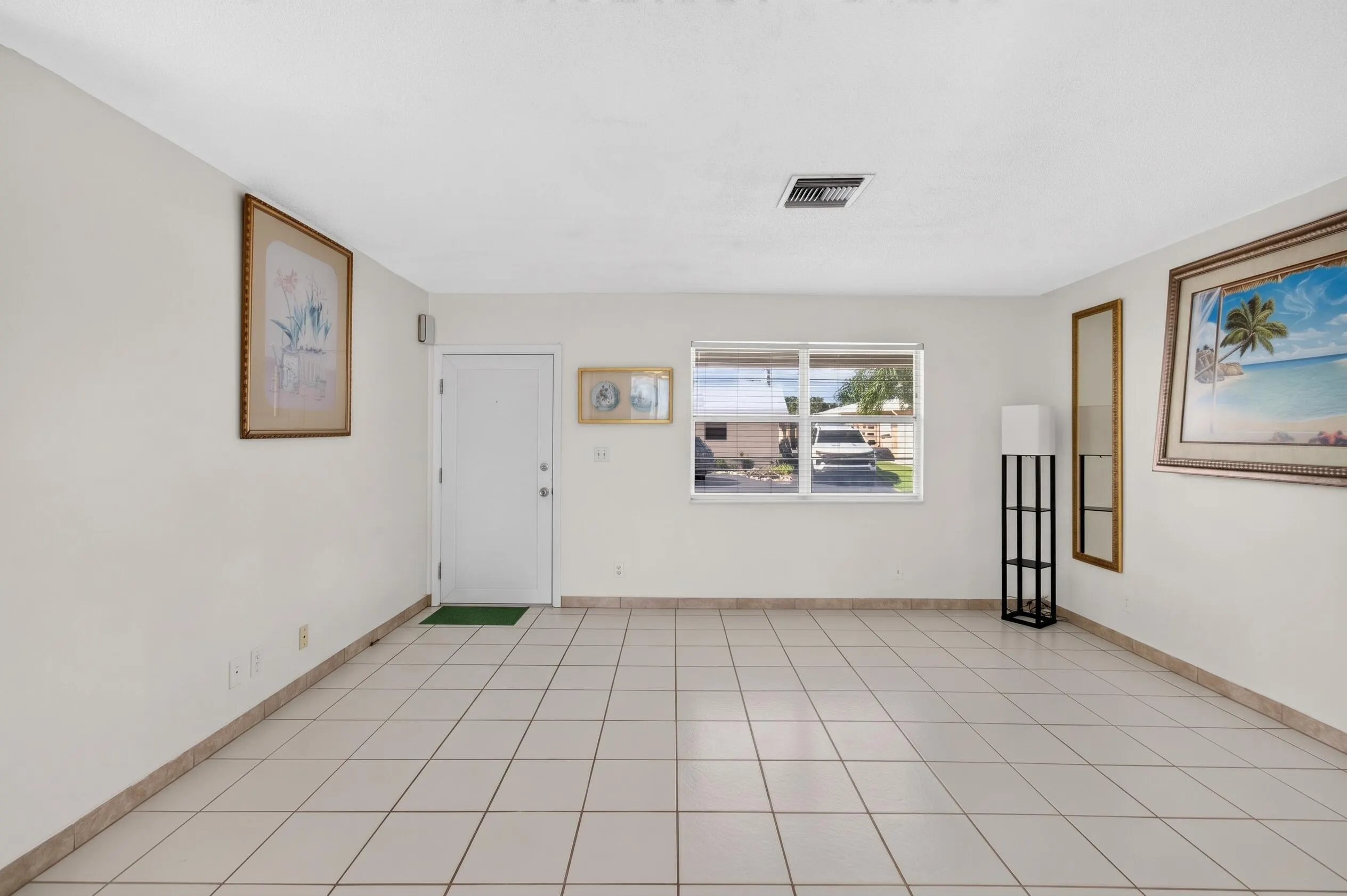 2703 Peer Lane