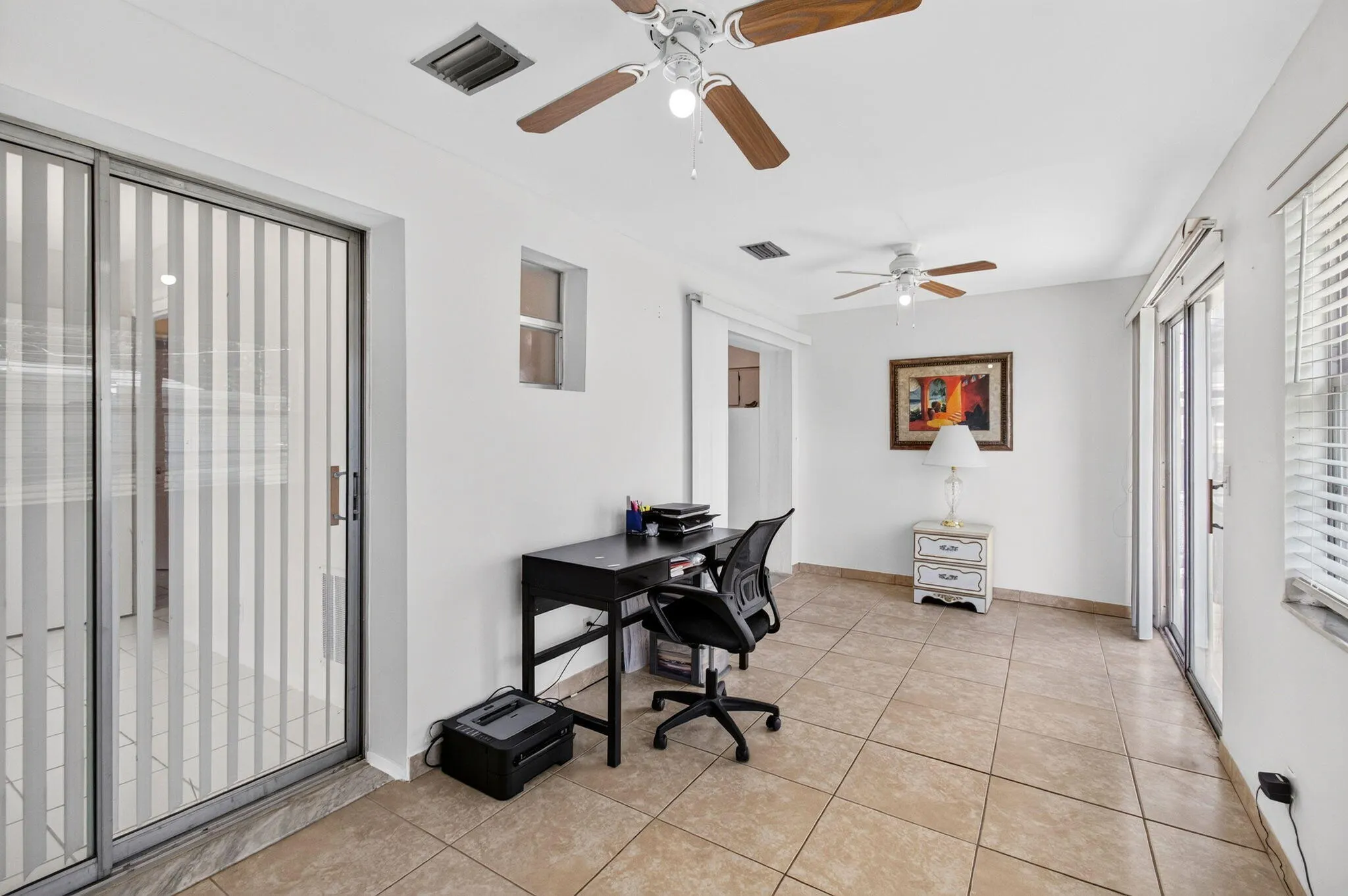 2703 Peer Lane