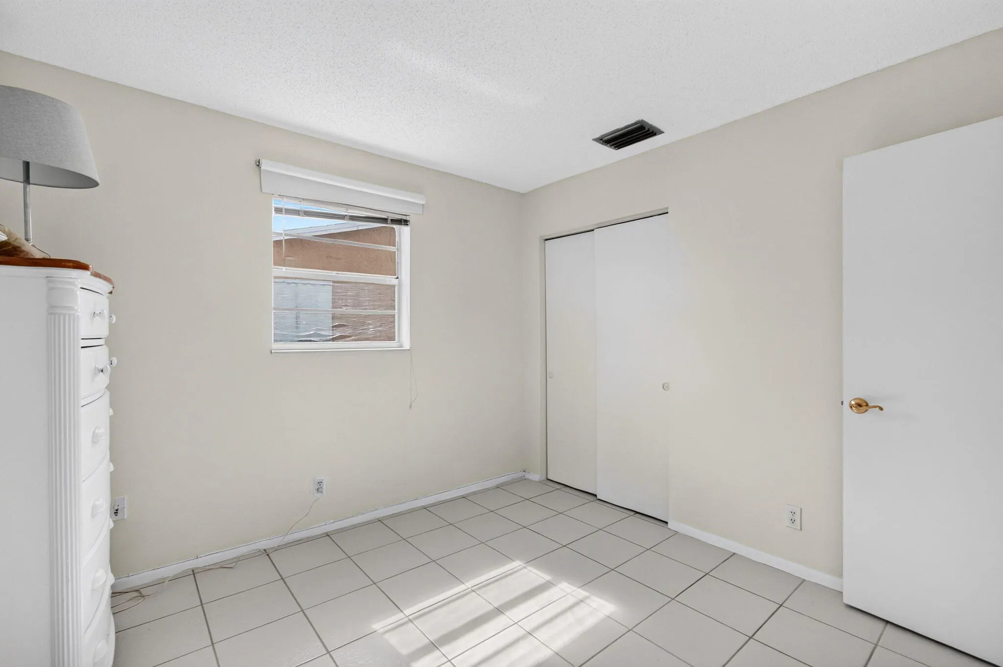 2703 Peer Lane