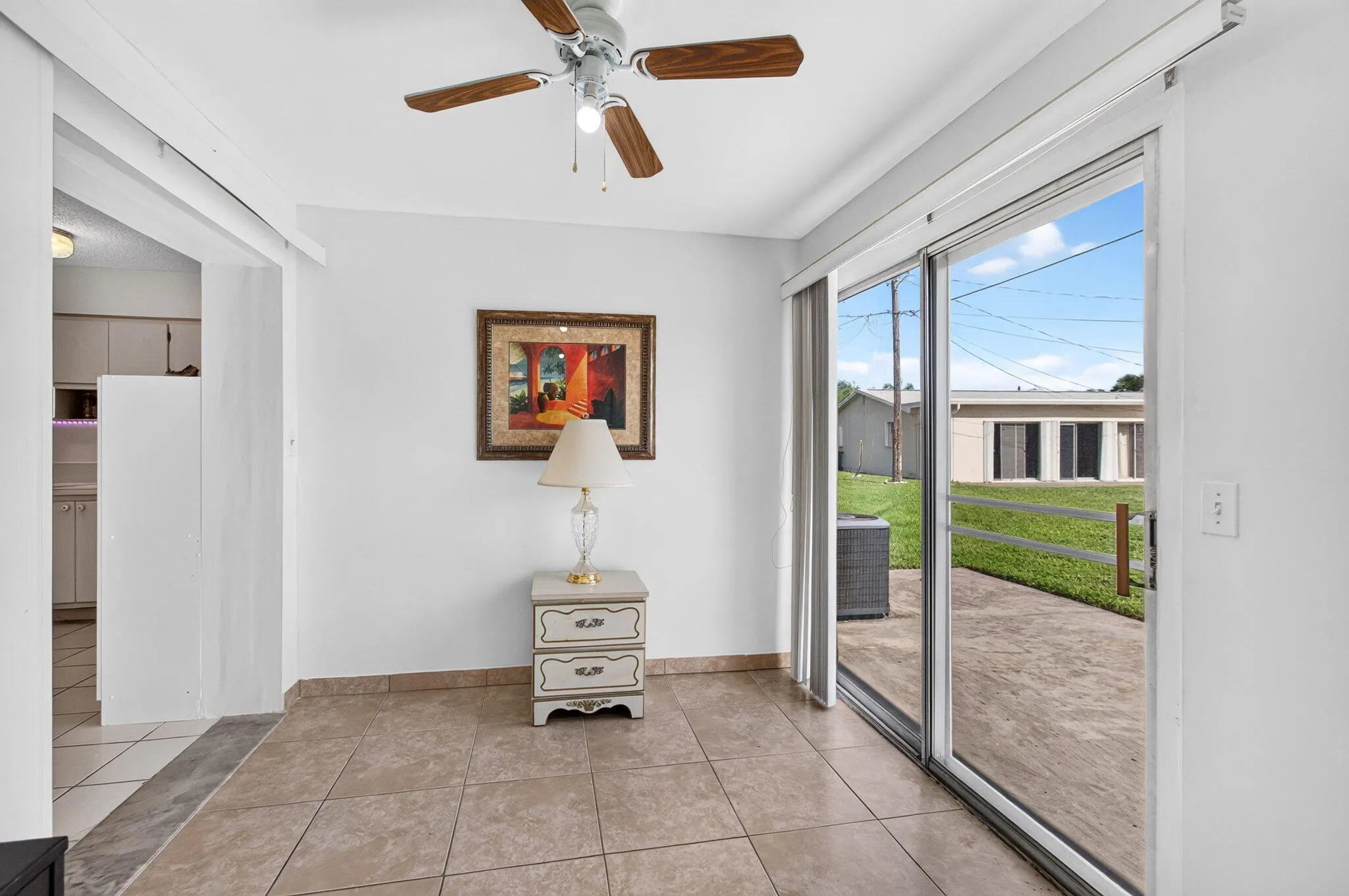 2703 Peer Lane