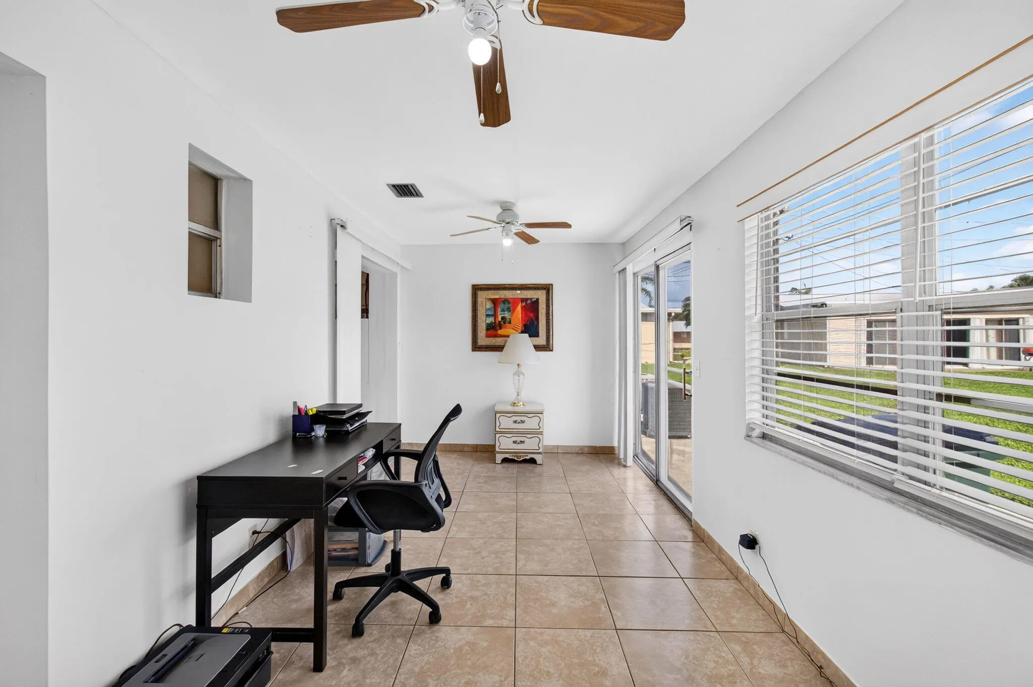 2703 Peer Lane