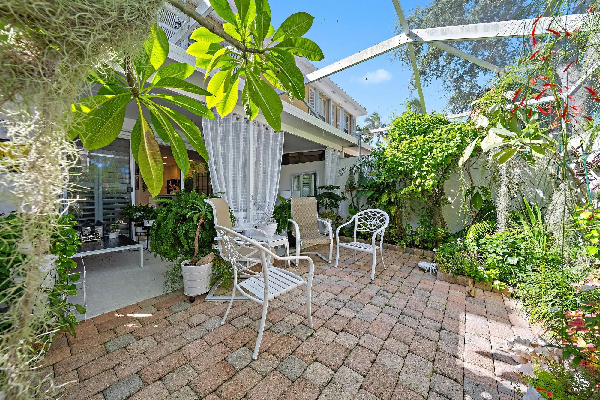 79 TALL OAKS Circle