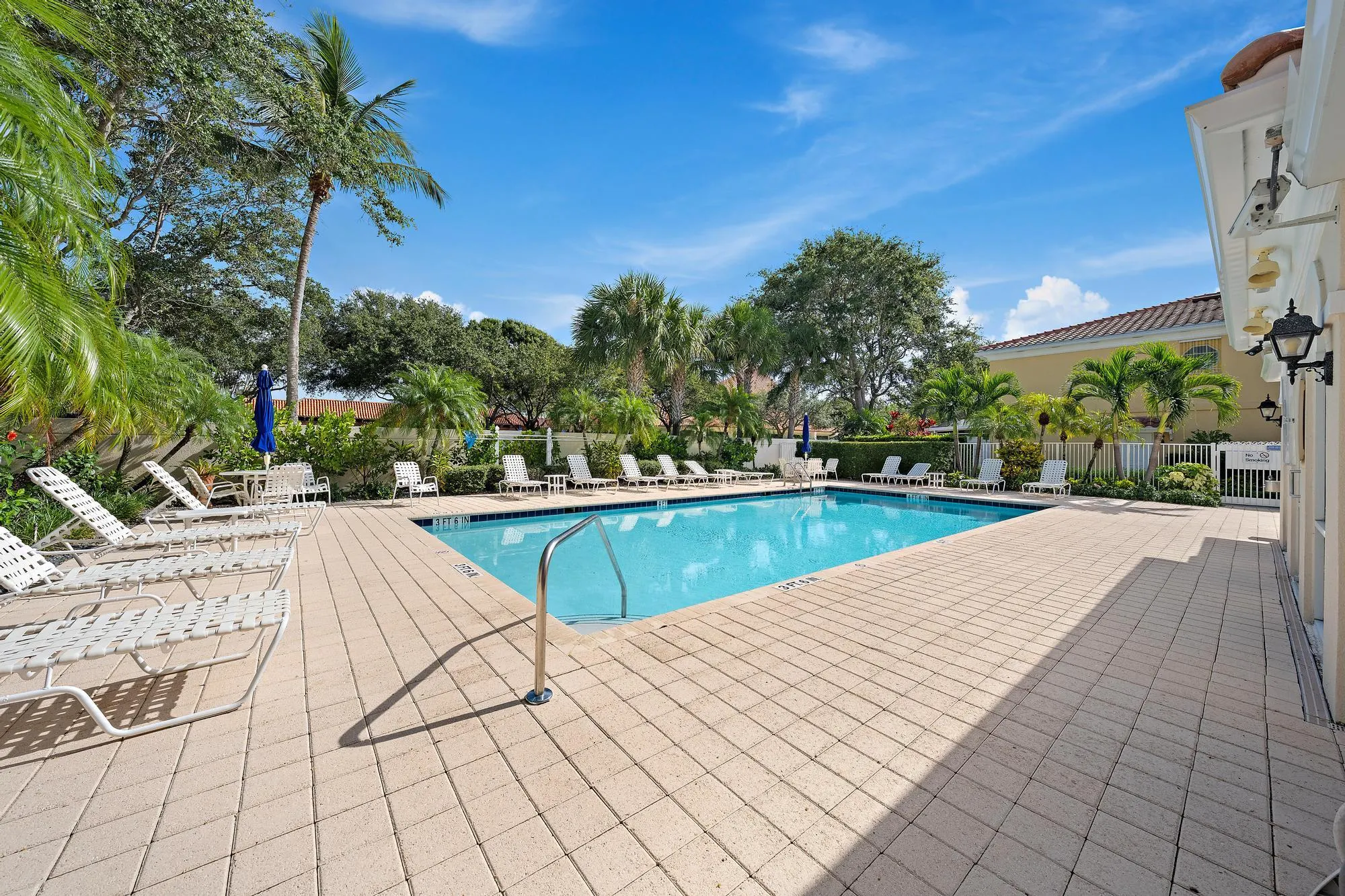 79 TALL OAKS Circle