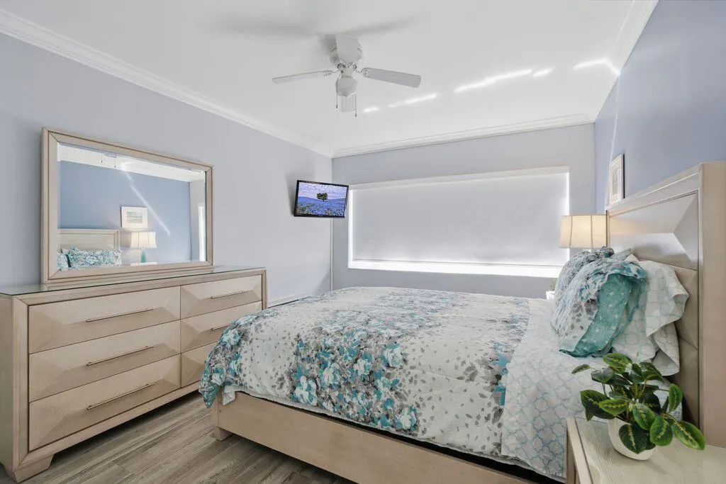 315 VAN BUREN Street #205B