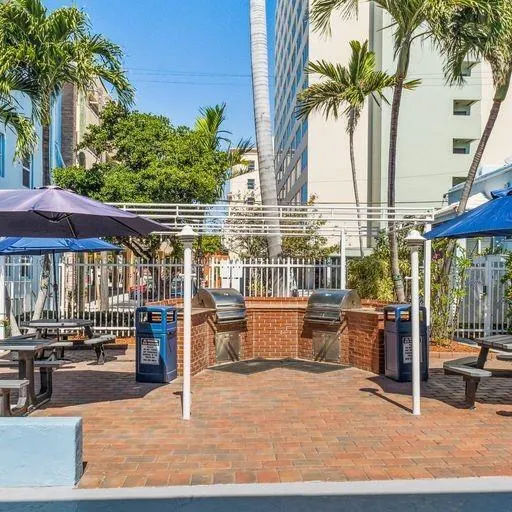 315 VAN BUREN Street #205B