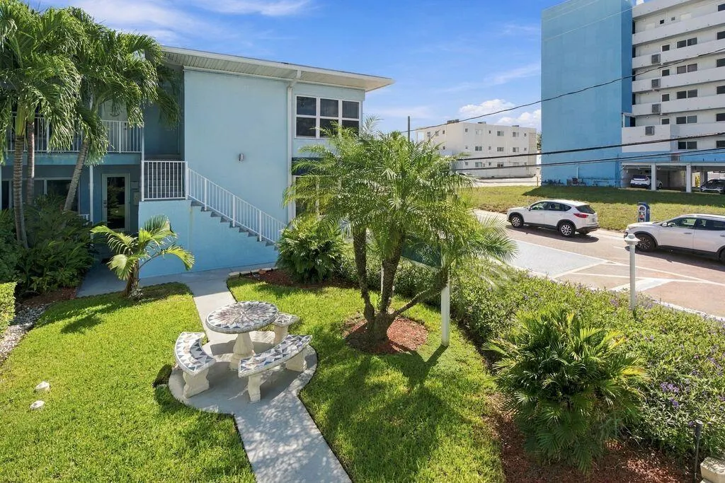 315 VAN BUREN Street #205B