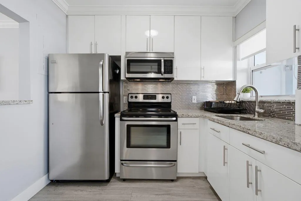 315 VAN BUREN Street #205B