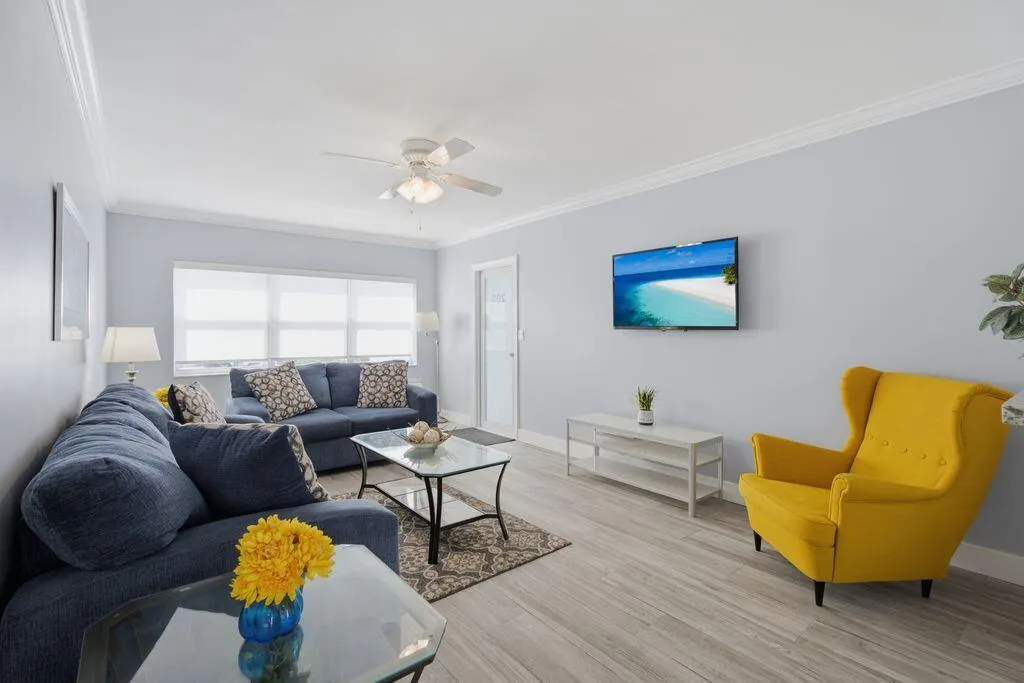 315 VAN BUREN Street #205B