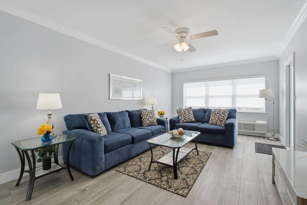 315 VAN BUREN Street #205B
