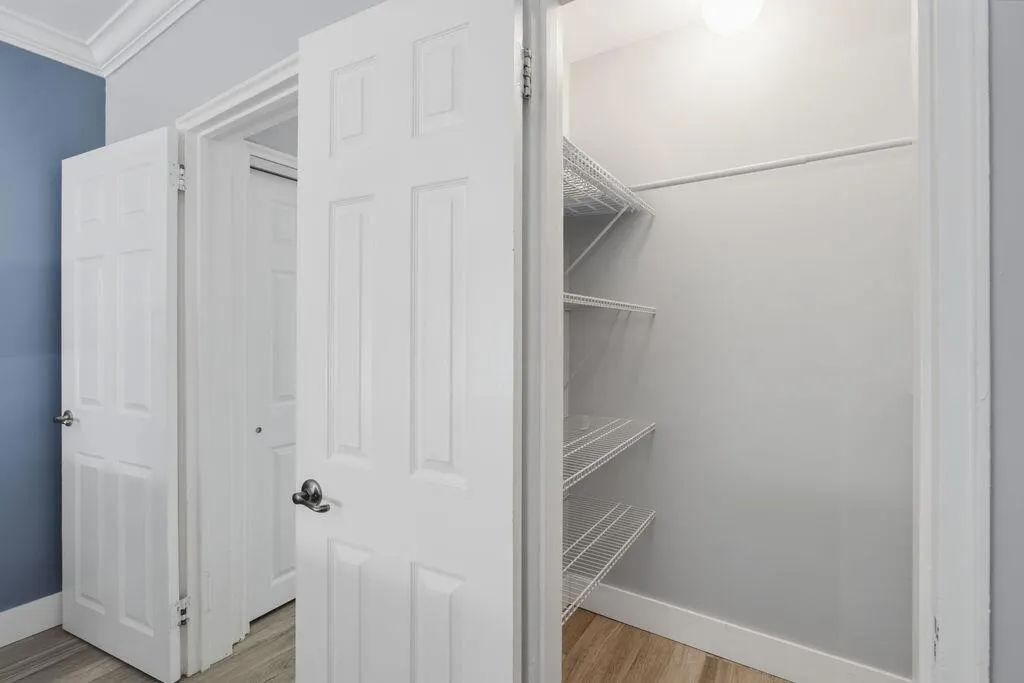 315 VAN BUREN Street #205B