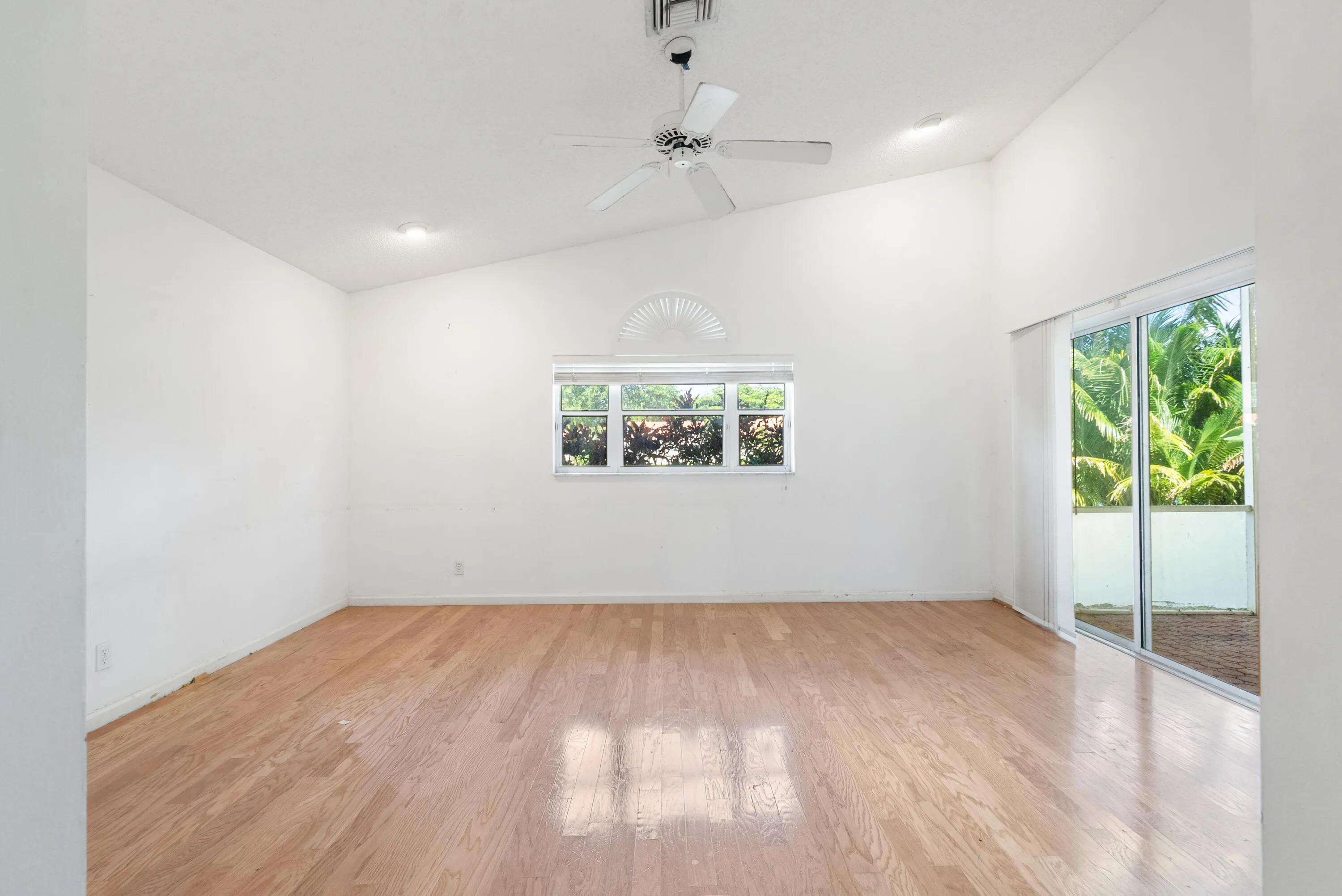 5229 BODEGA Place