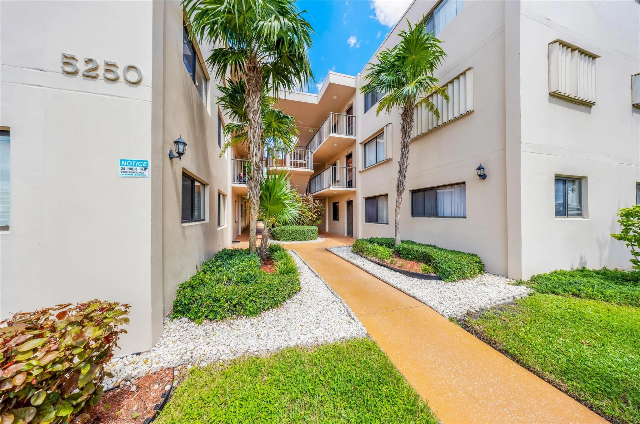 5250 LAS VERDES Circle #317