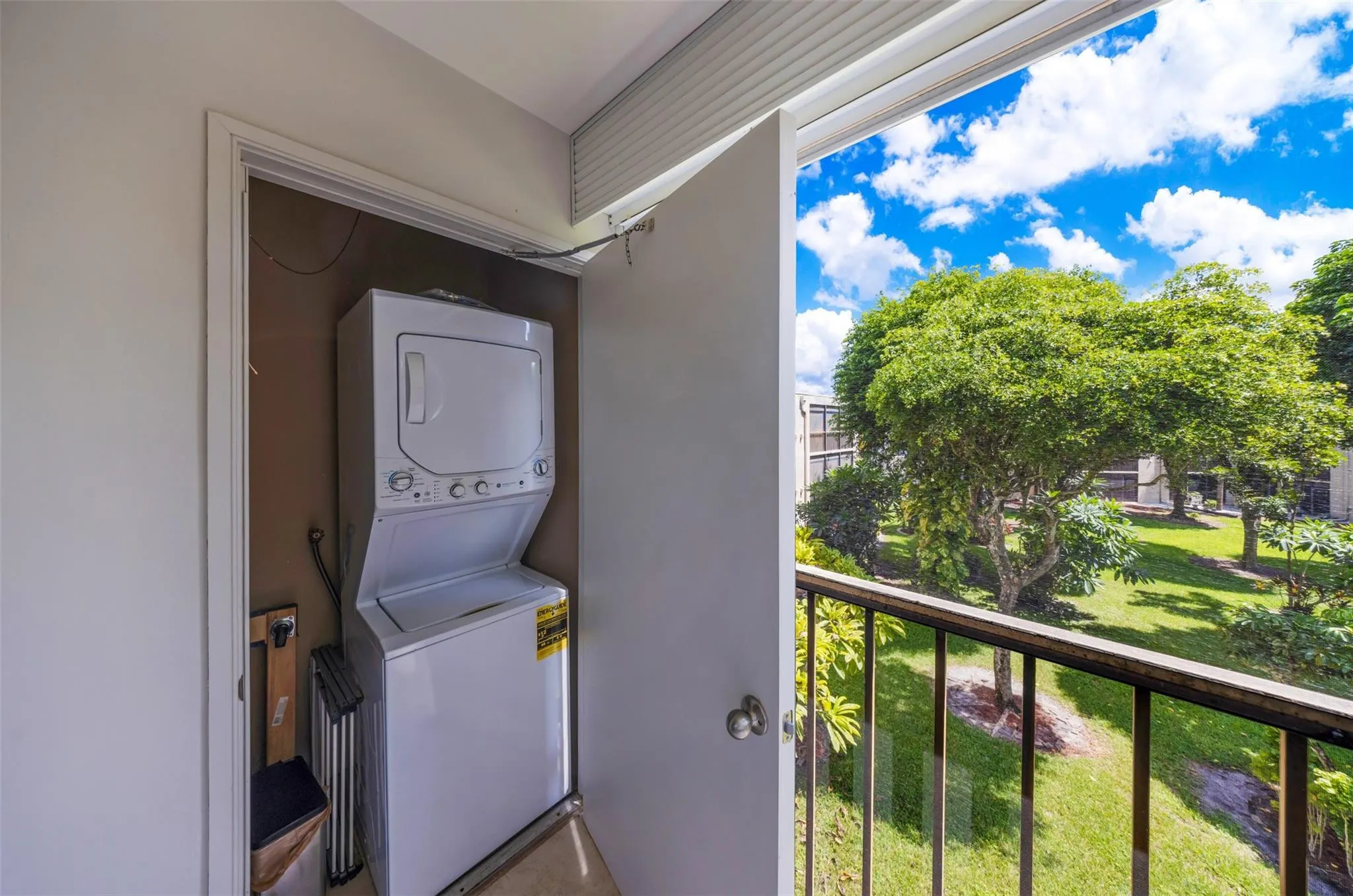 5250 LAS VERDES Circle #317