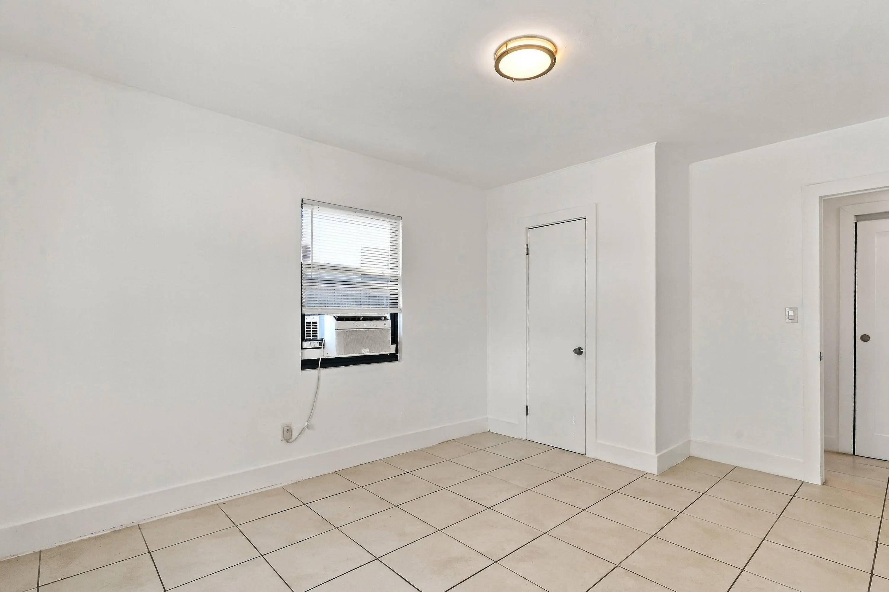 229 N E #1
