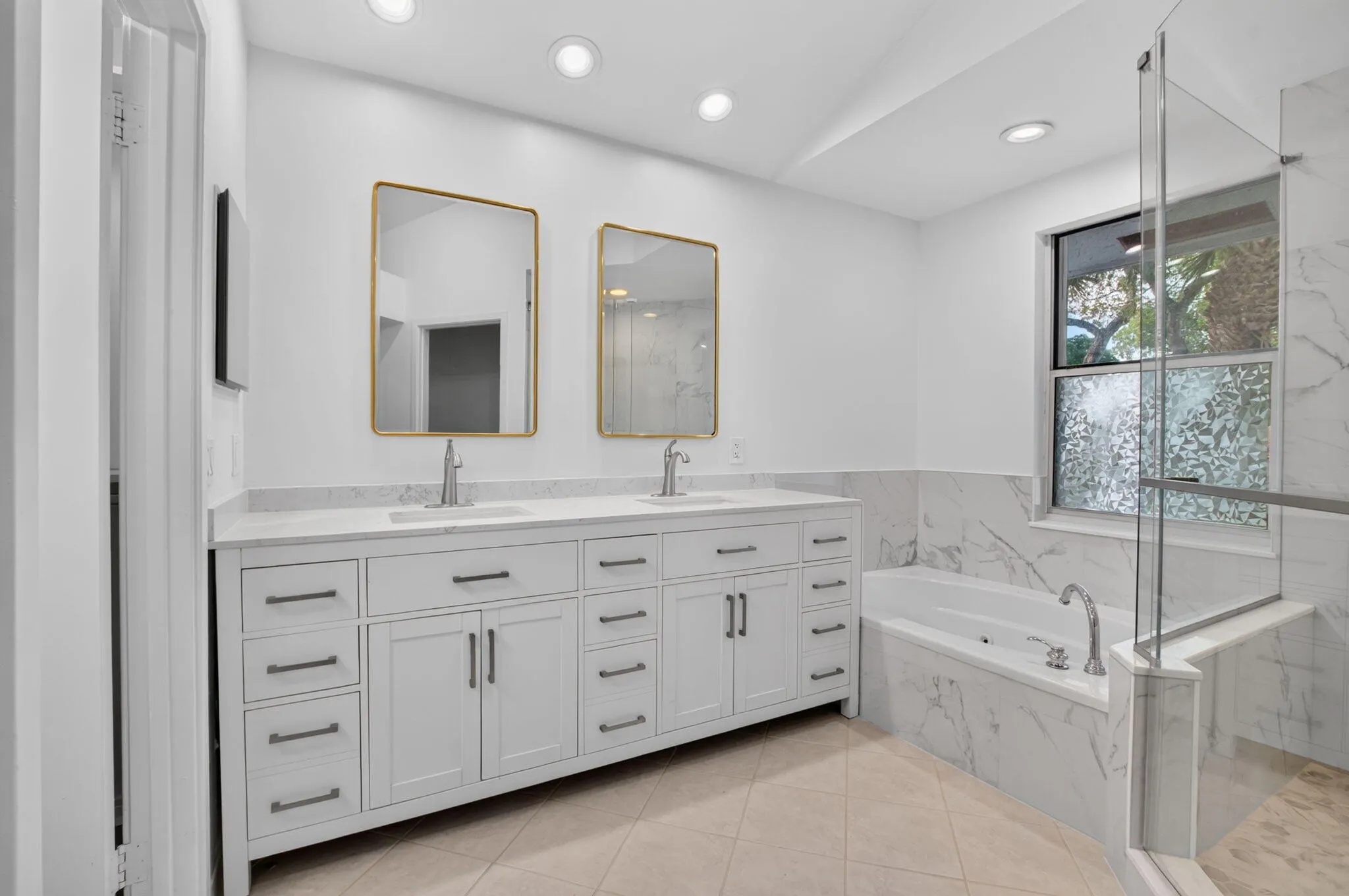 2011 NW 53RD Street
