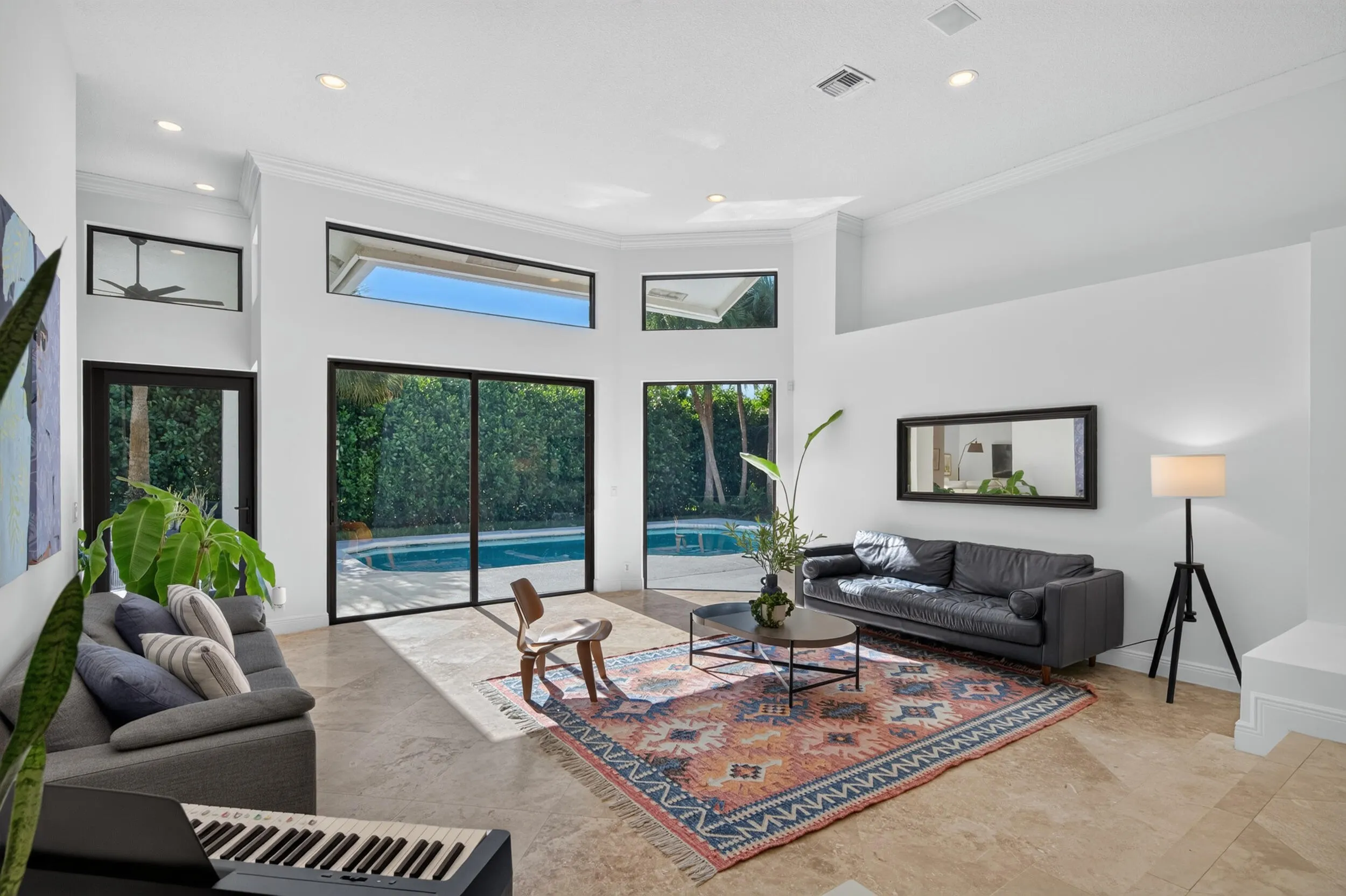 332 Palm Boulevard