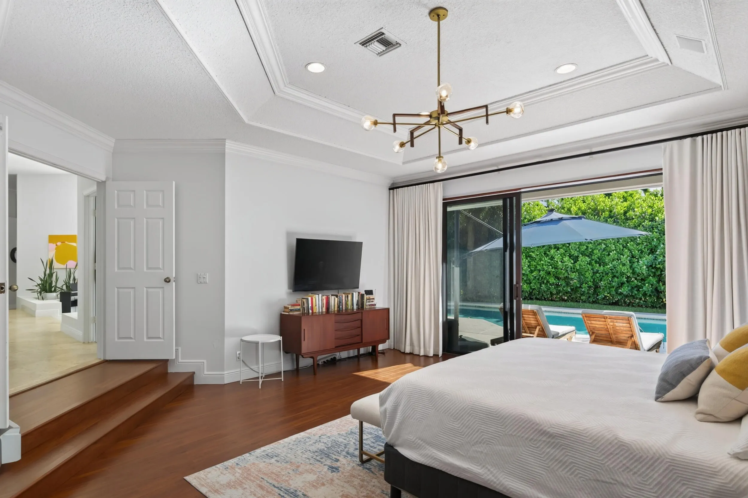 332 Palm Boulevard