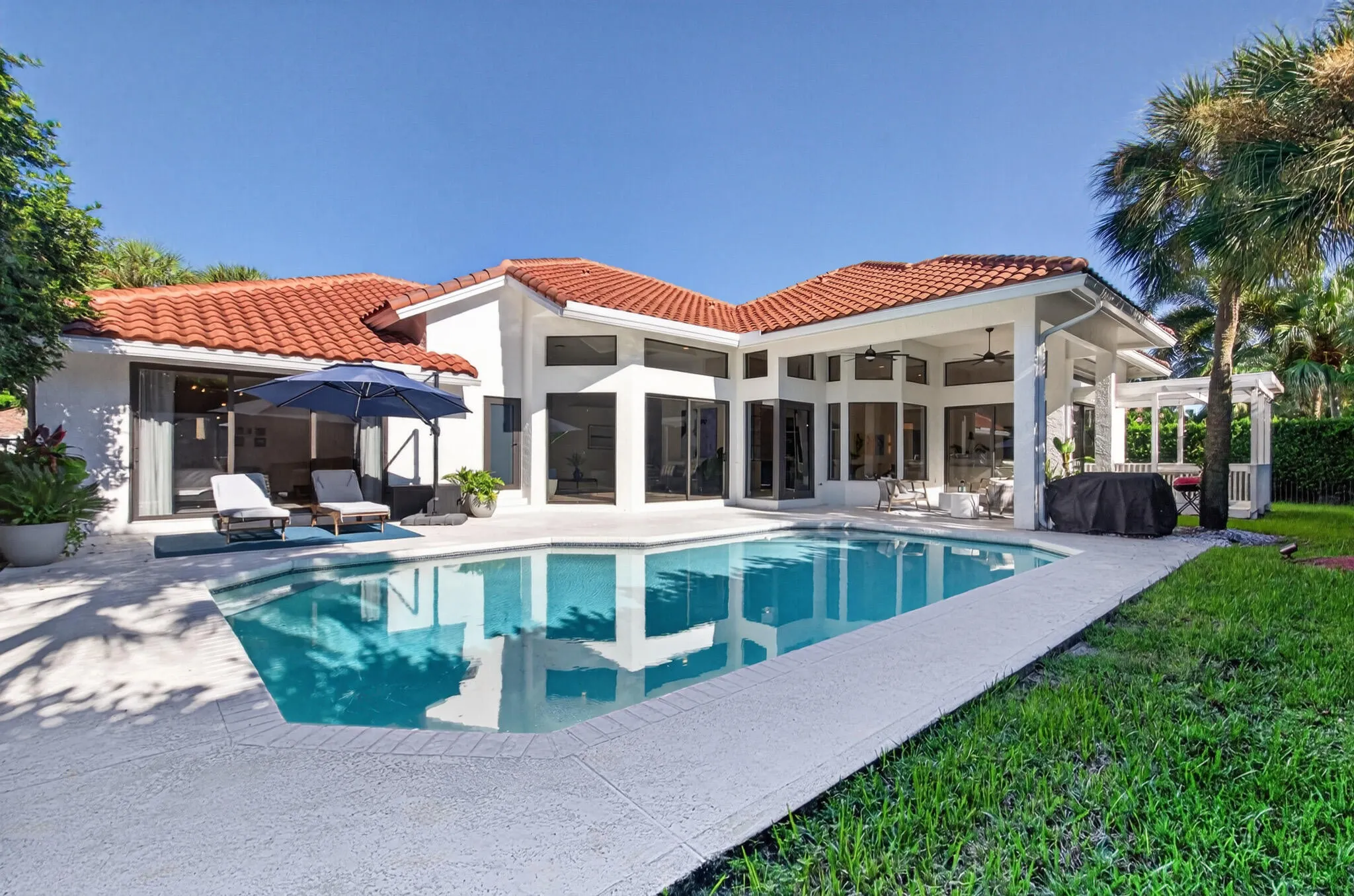 332 Palm Boulevard