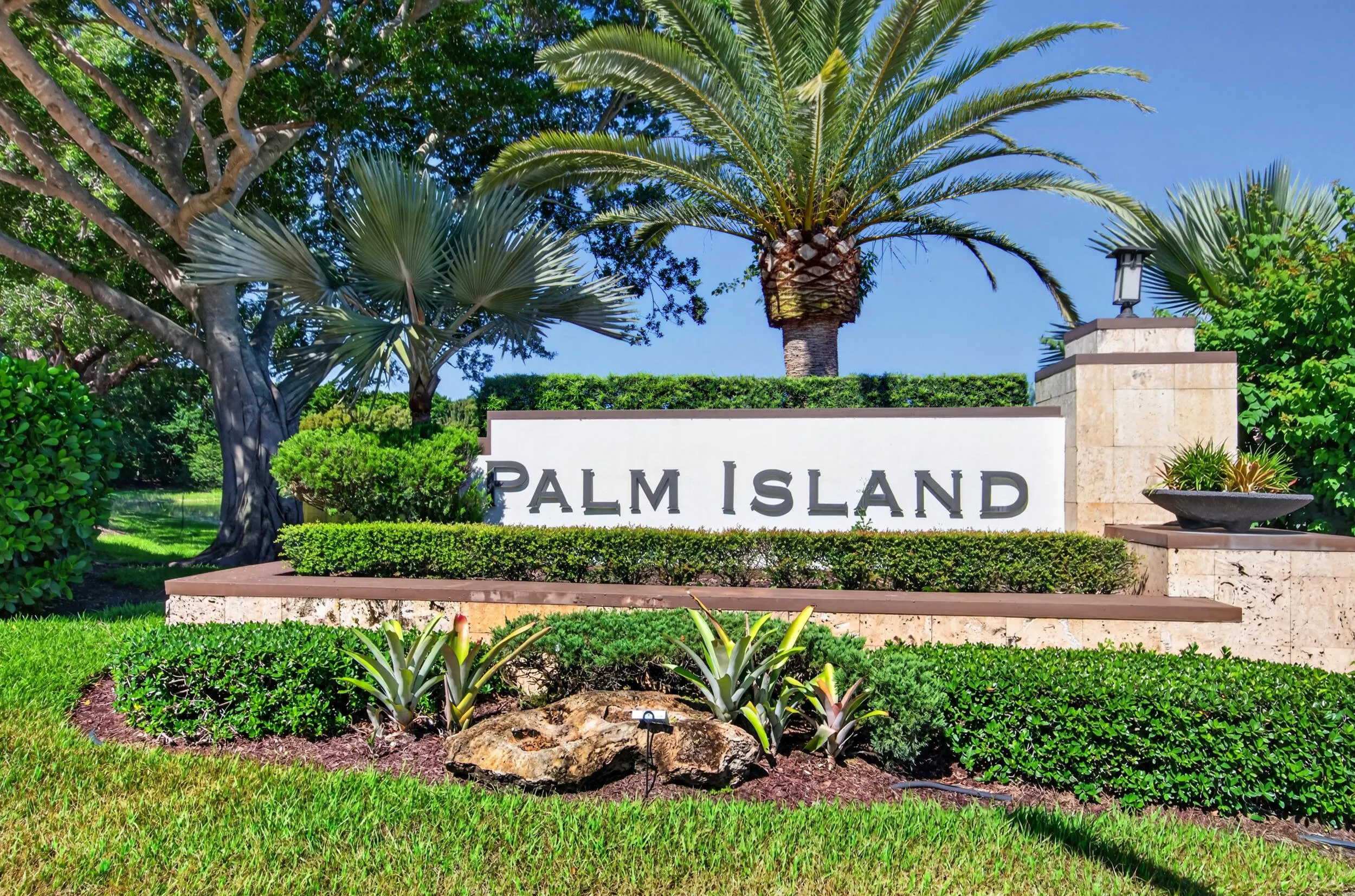 332 Palm Boulevard