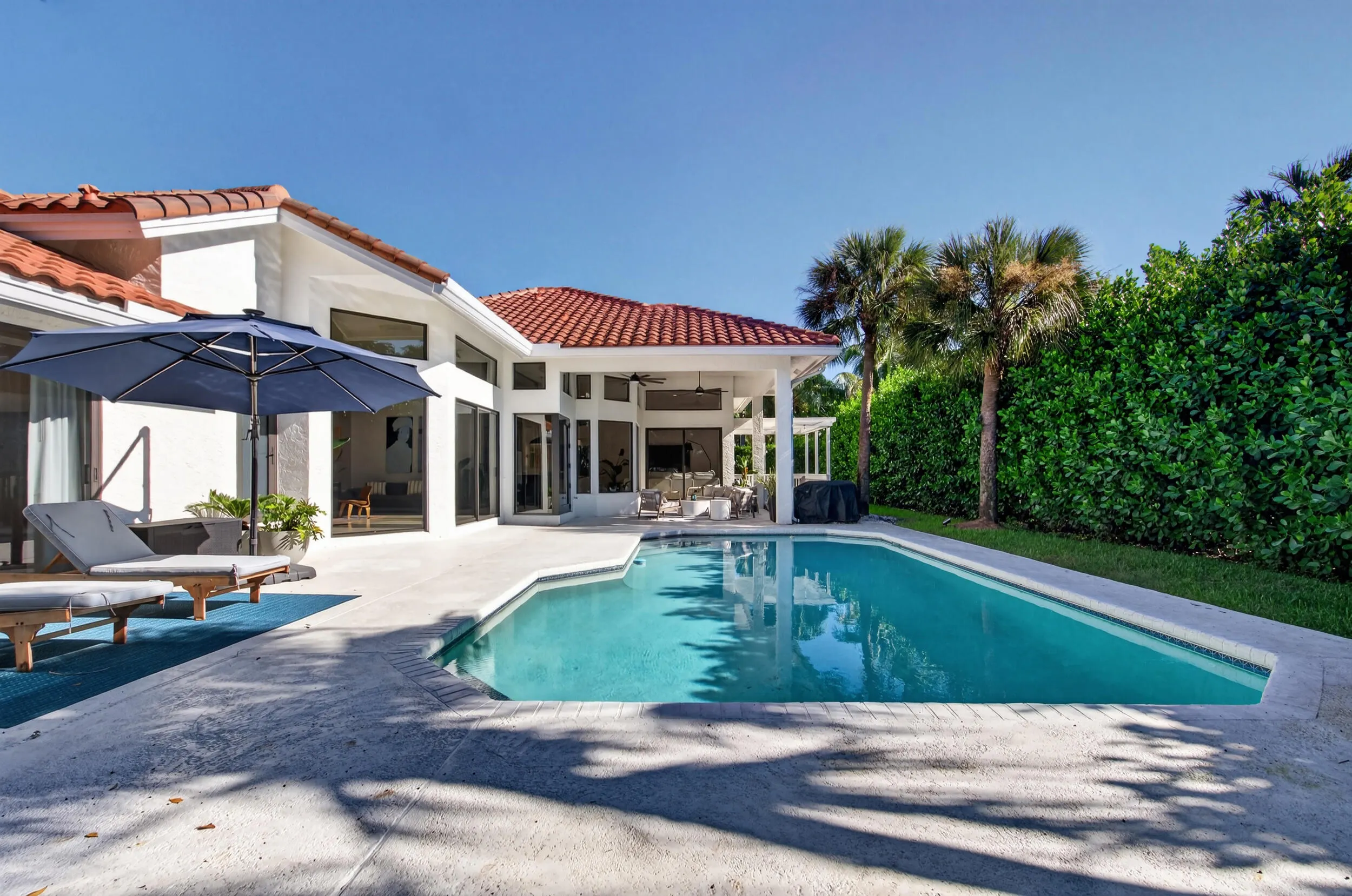 332 Palm Boulevard