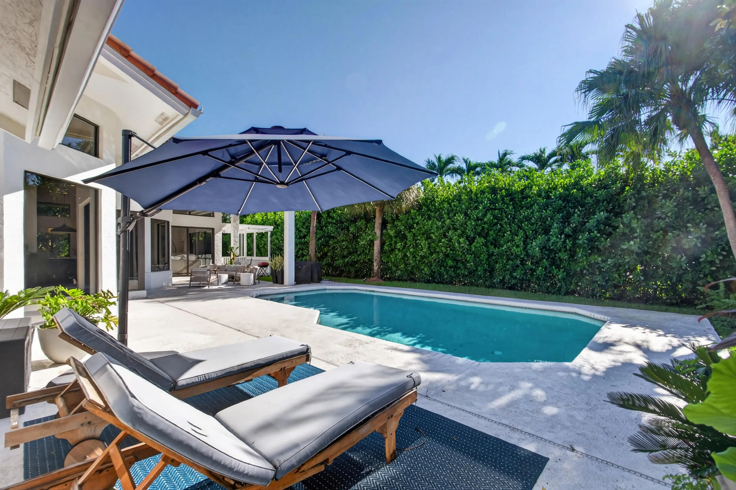 332 Palm Boulevard