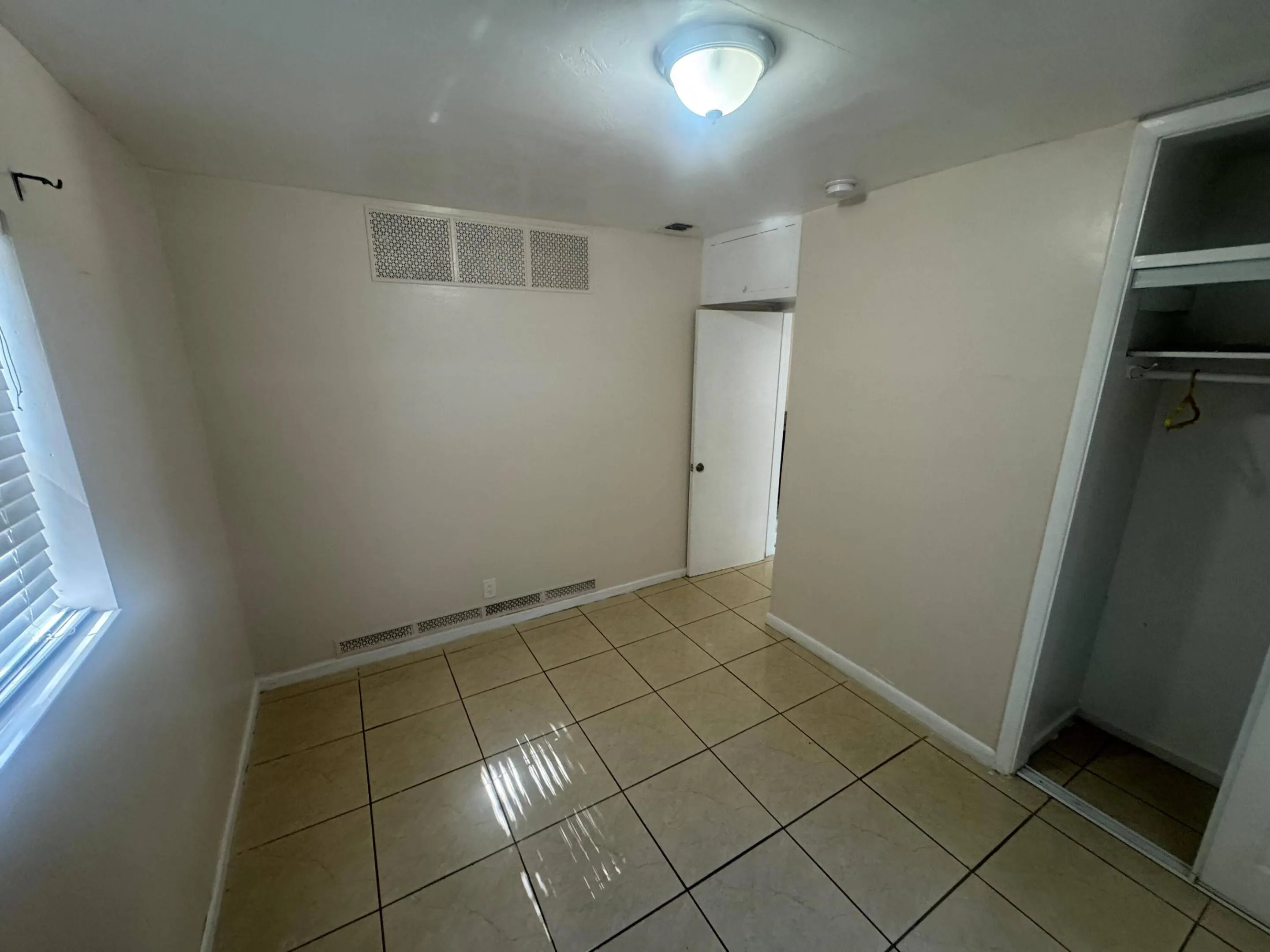 1106 NW 14TH Court