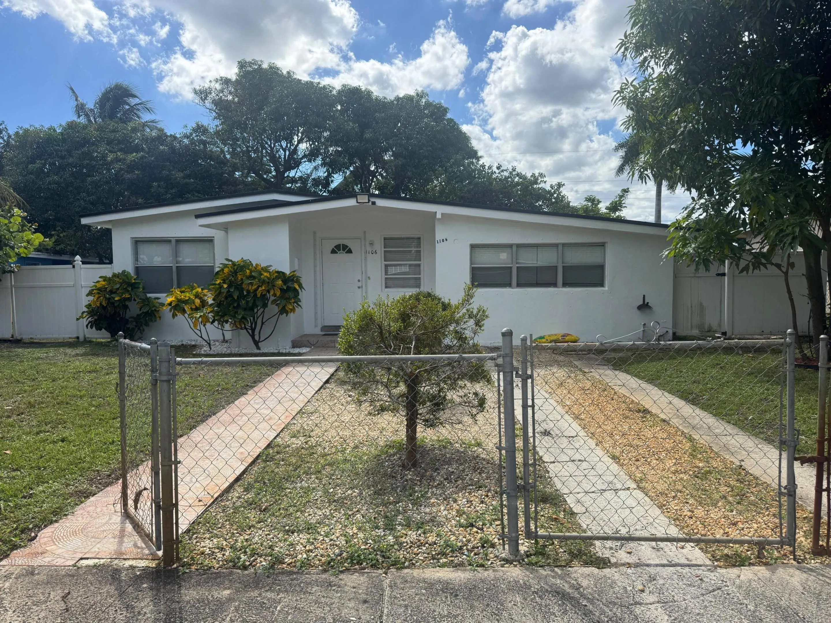 1106 NW 14TH Court