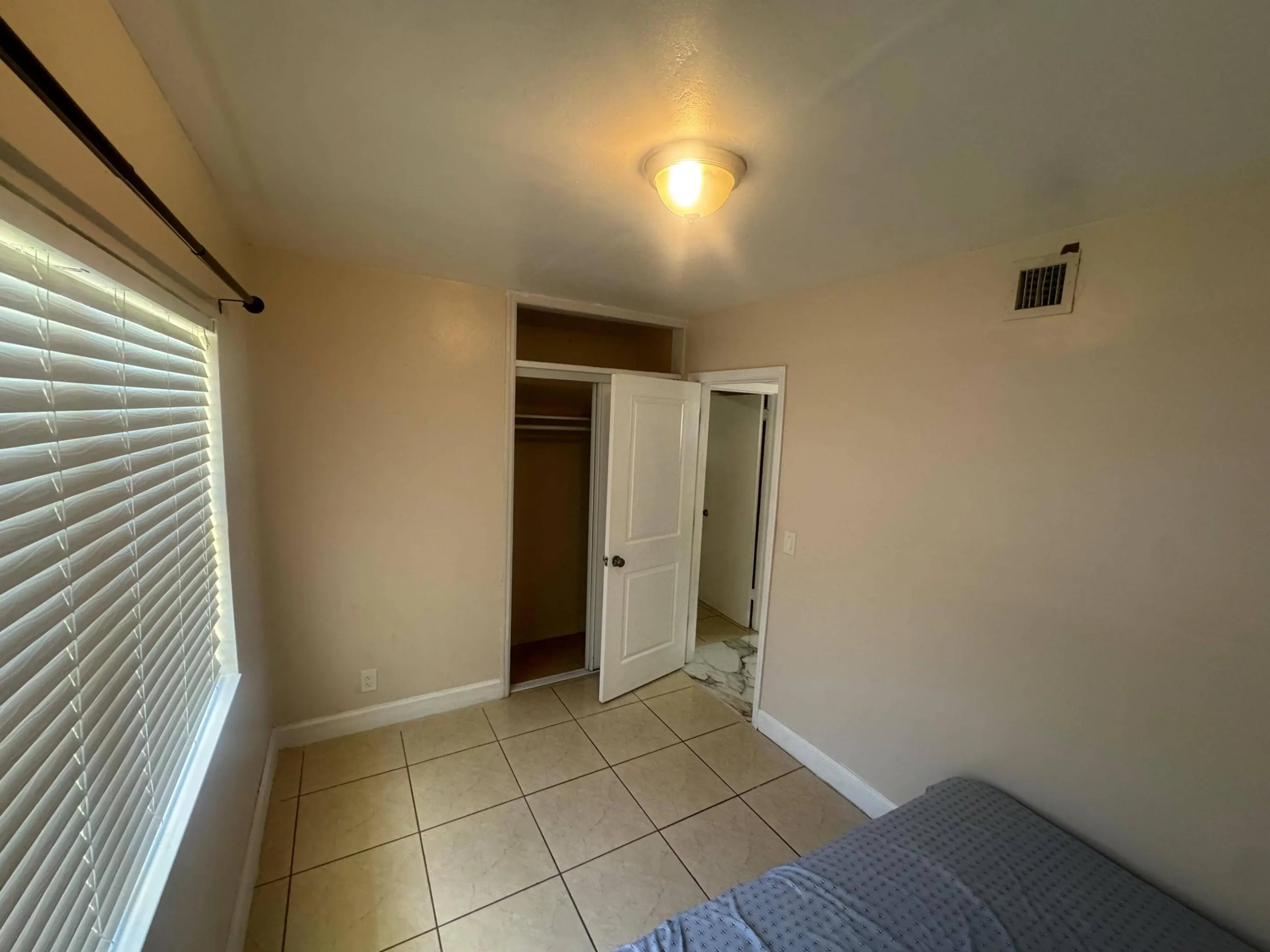 1106 NW 14TH Court