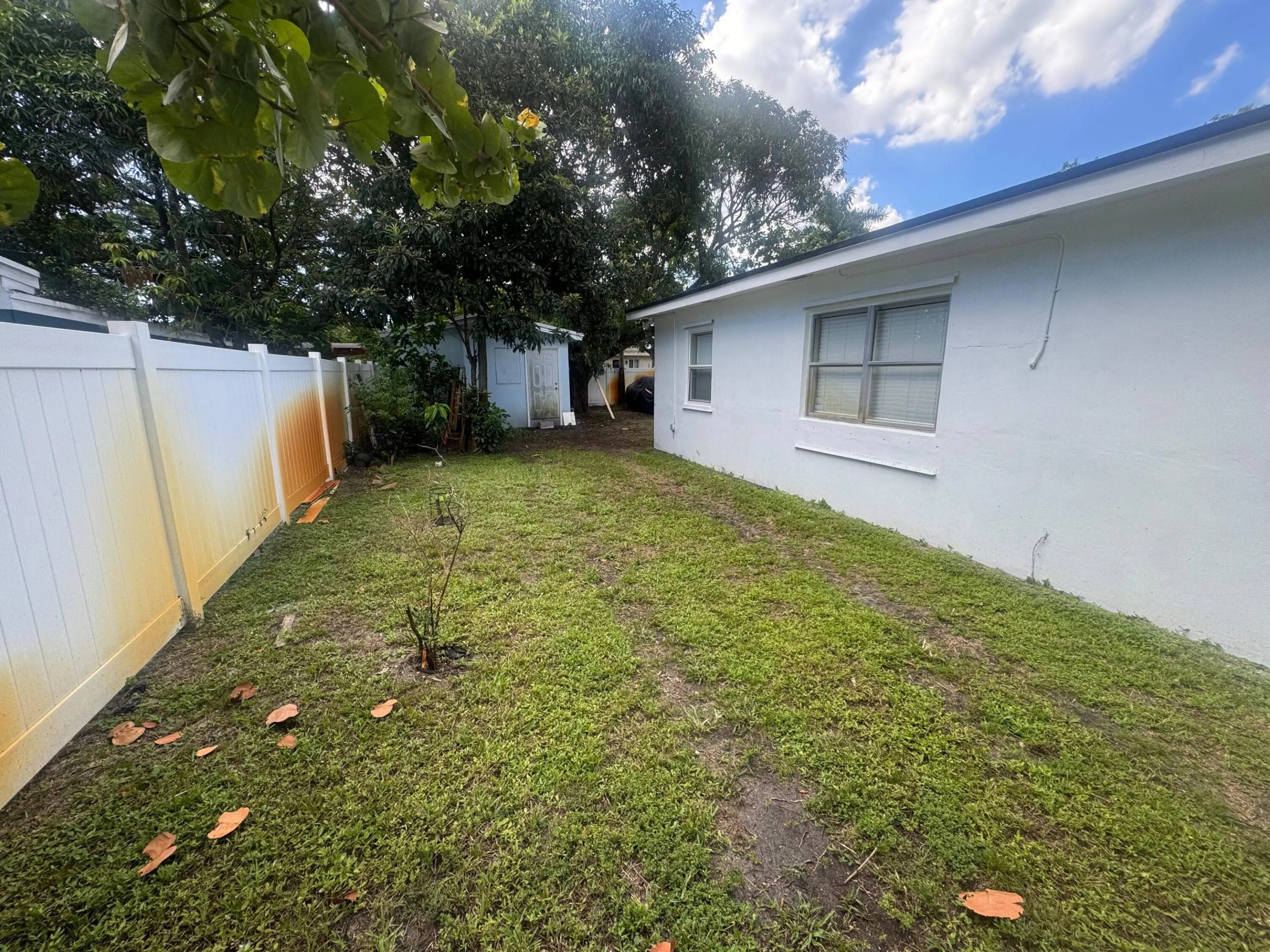 1106 NW 14TH Court