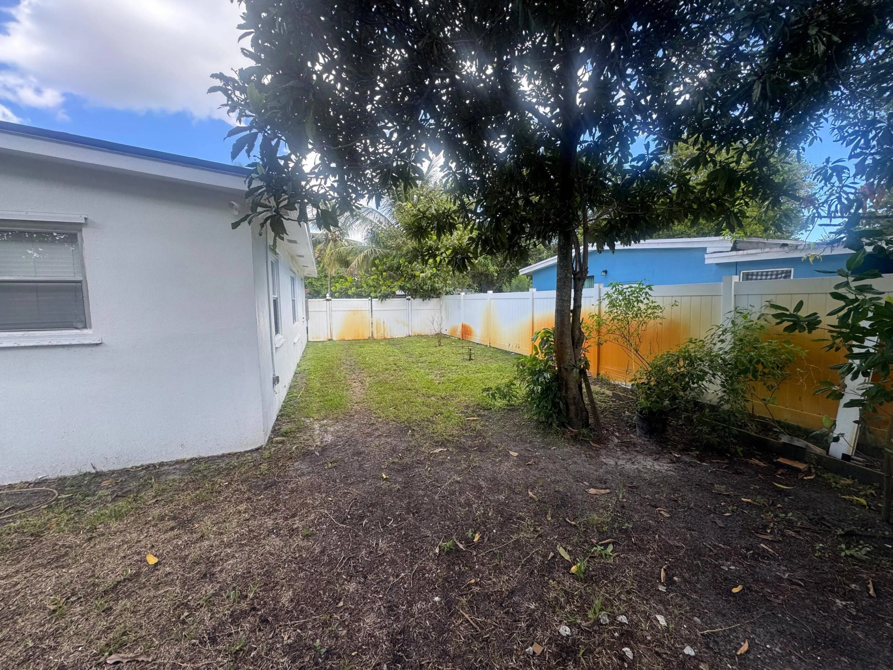 1106 NW 14TH Court