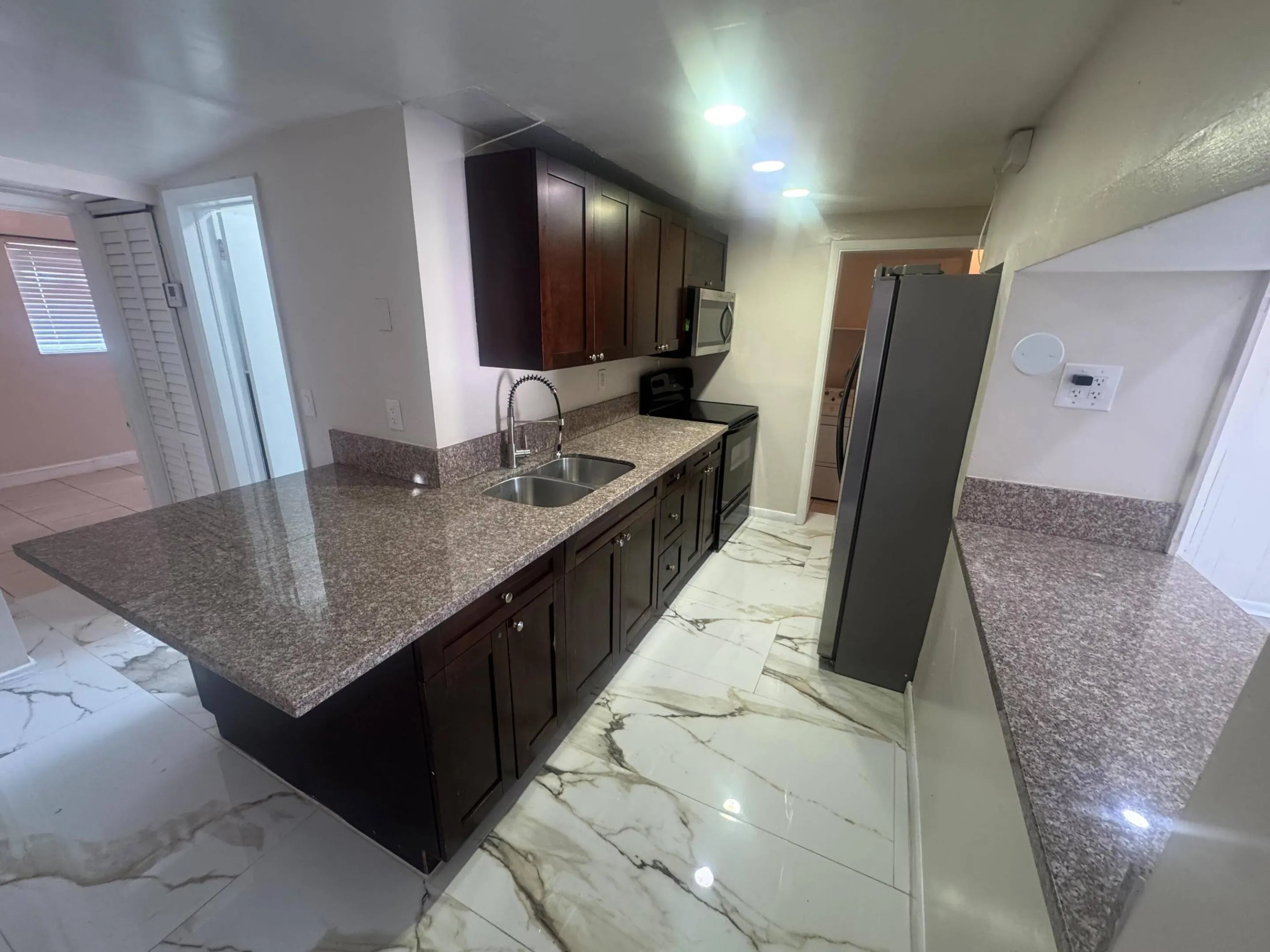 1106 NW 14TH Court