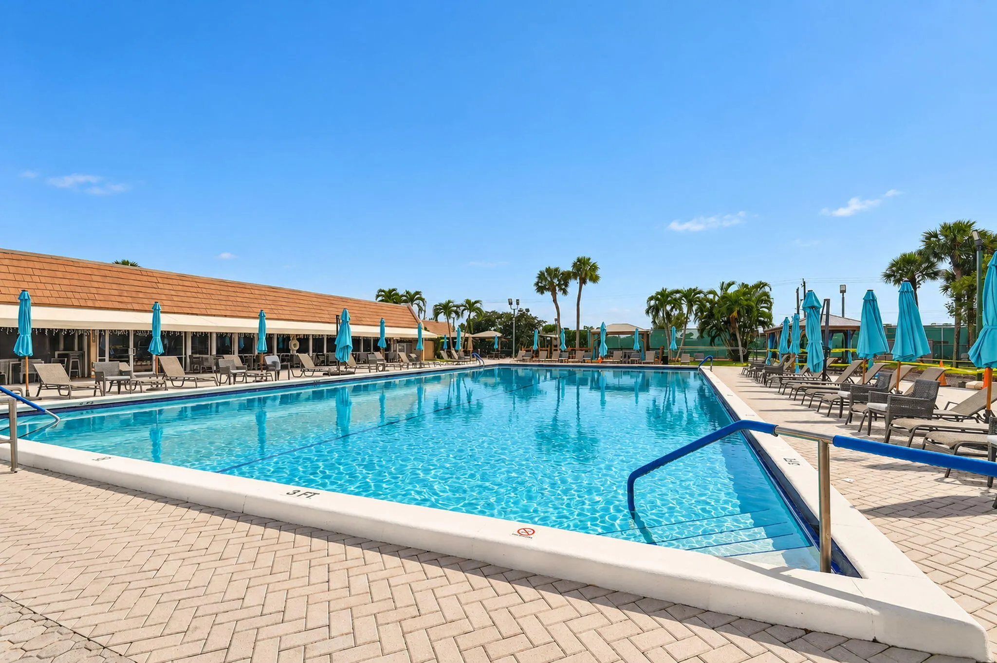 150 LAKE MERYL Drive #244