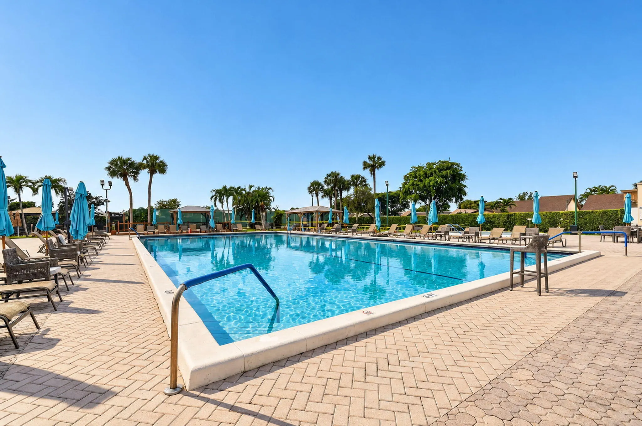 150 LAKE MERYL Drive #244