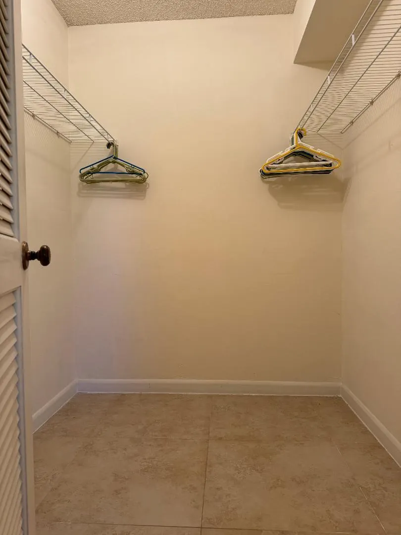 825 EGRET Circle SE #304