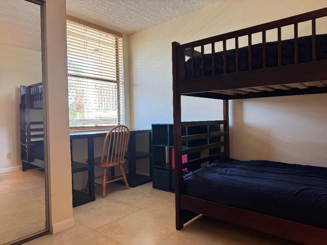 825 EGRET Circle SE #304