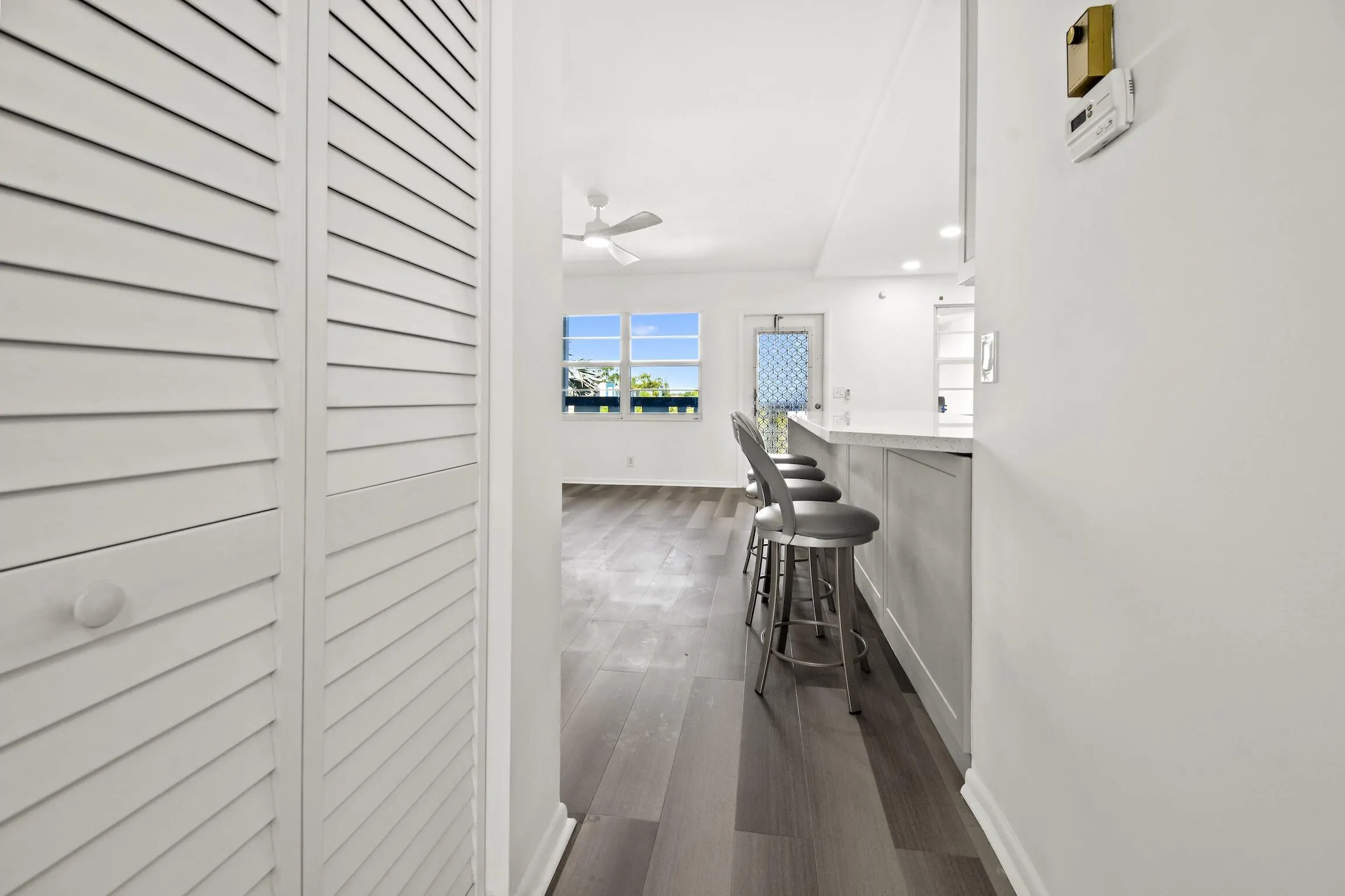 4047 Lincoln #C