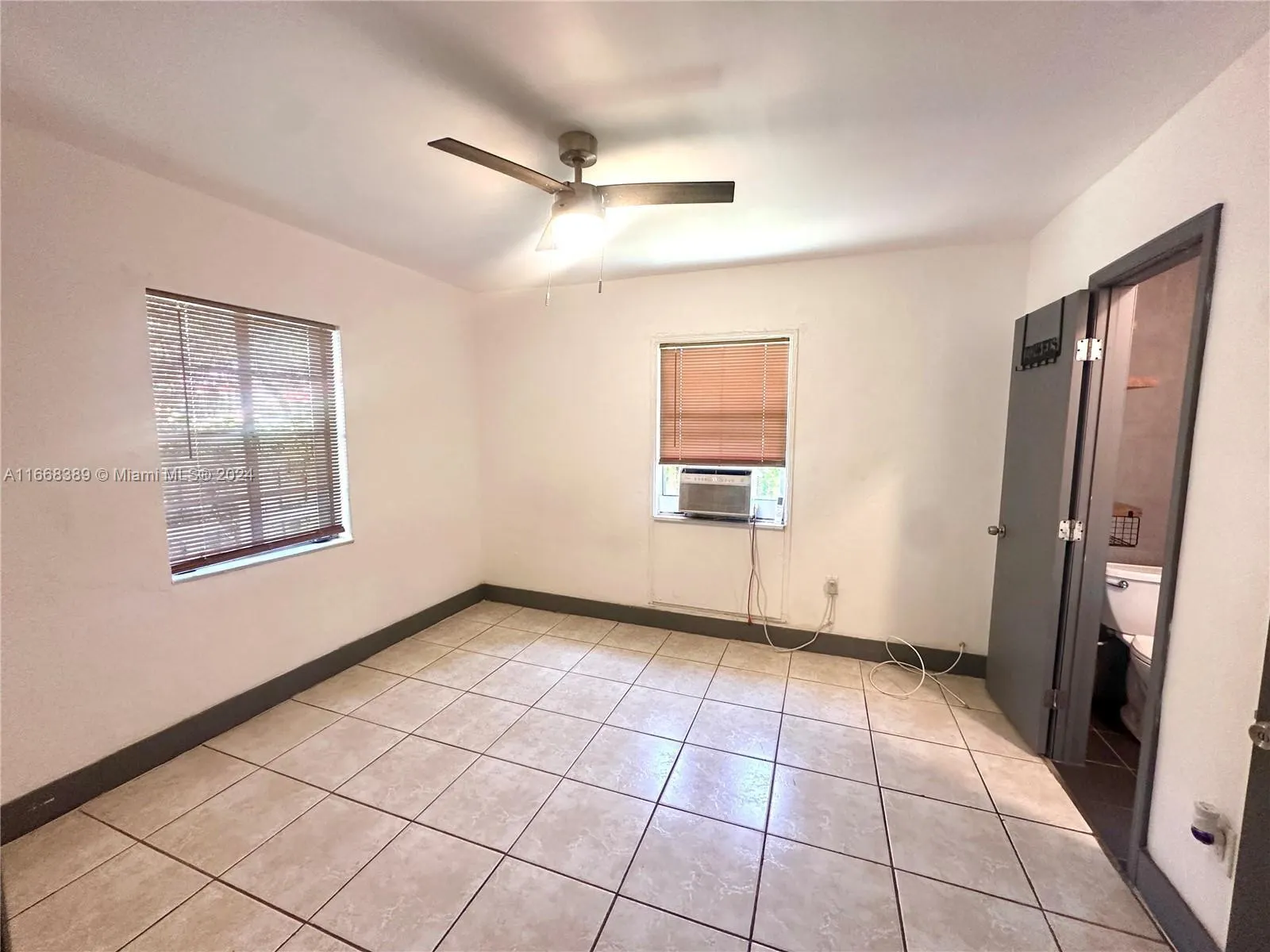 1418 SW 27th Street #1-4