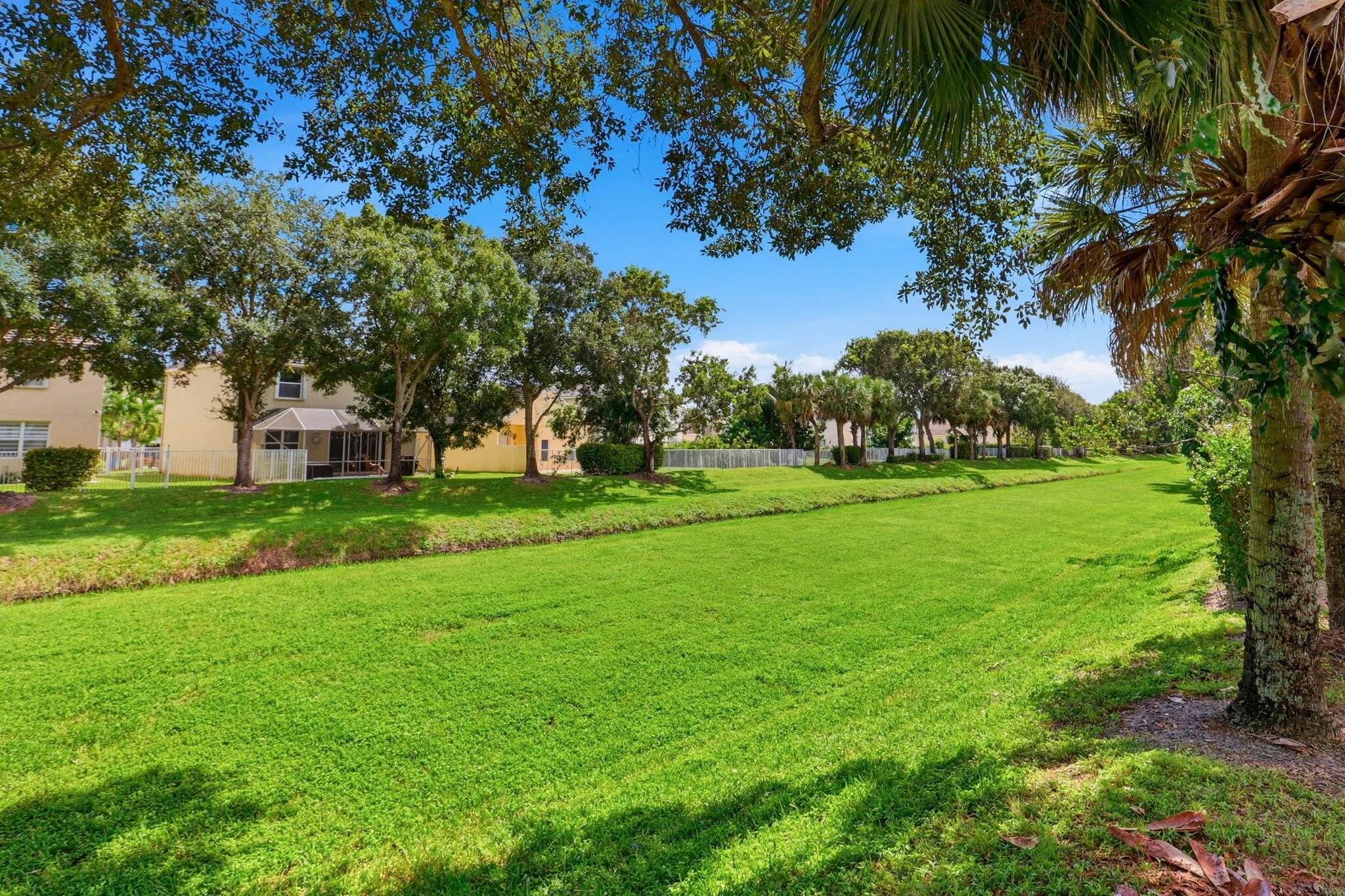 375 BERENGER Walk