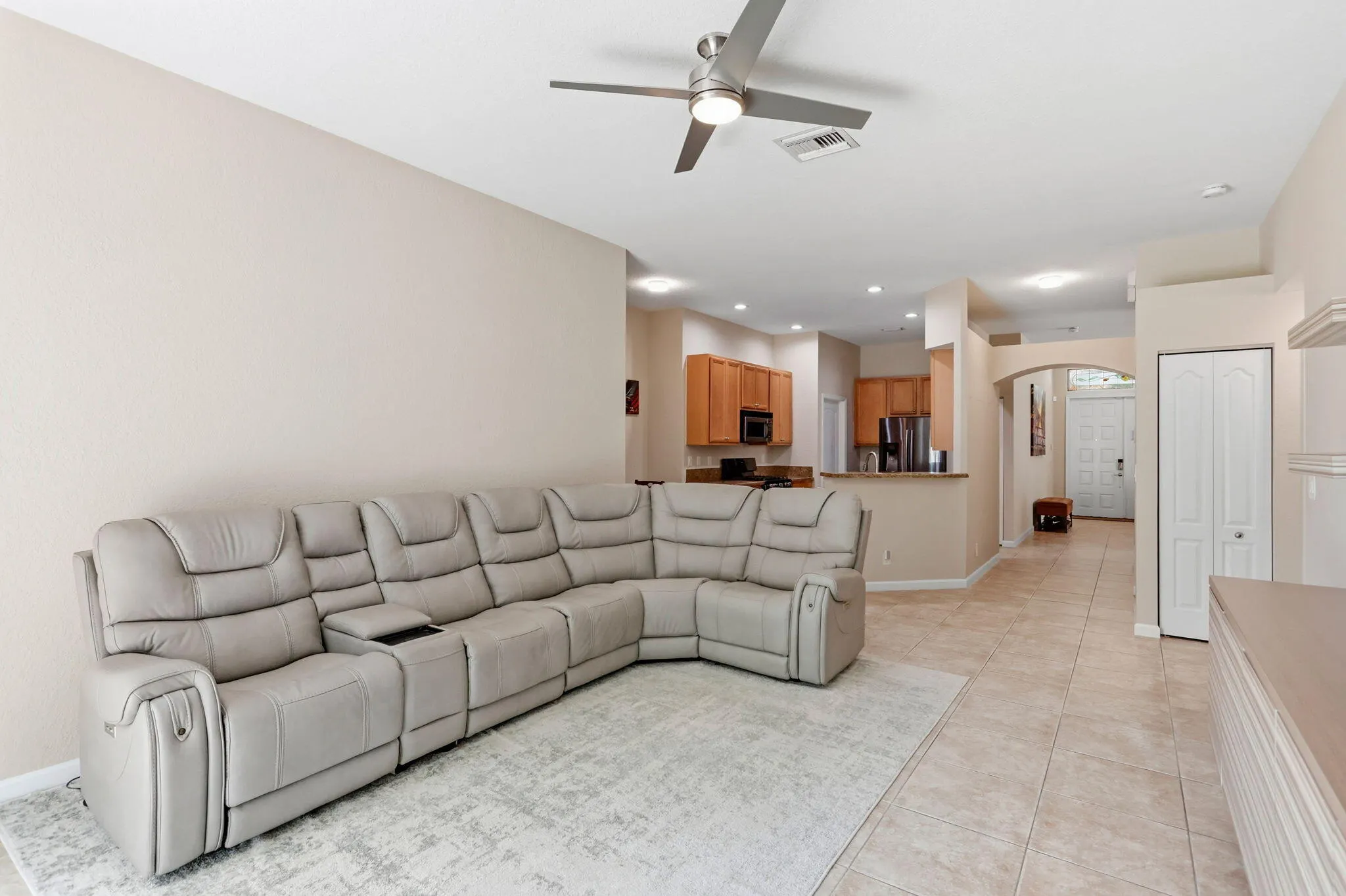 375 BERENGER Walk