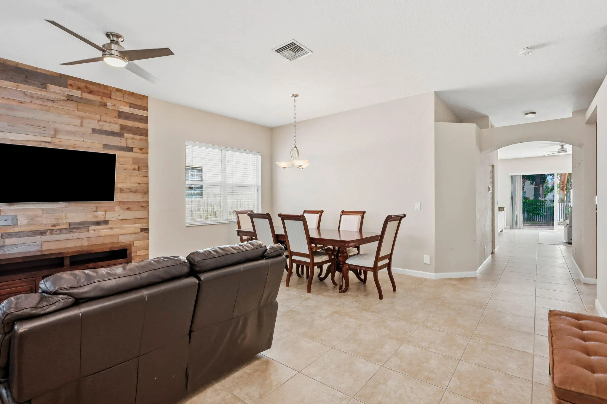 375 BERENGER Walk