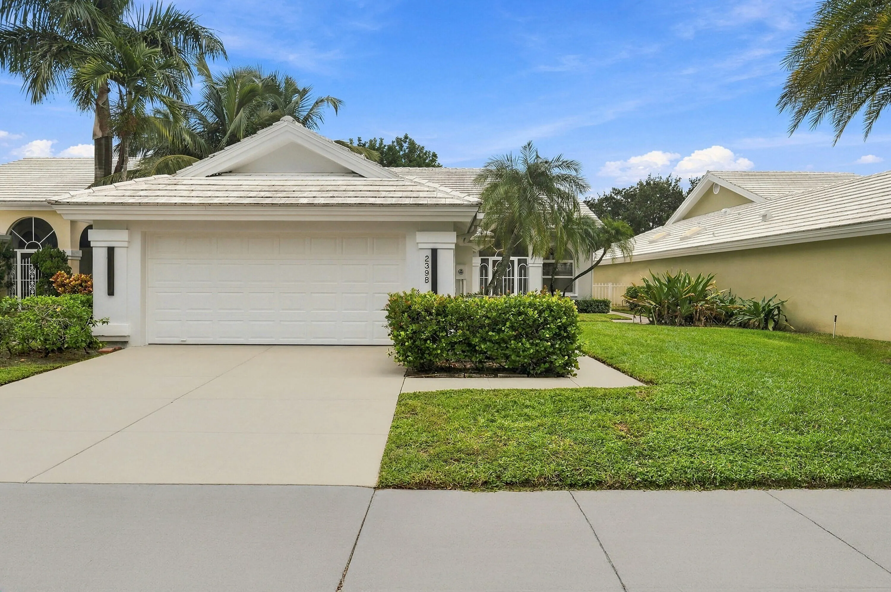 2398 Saratoga Bay Drive