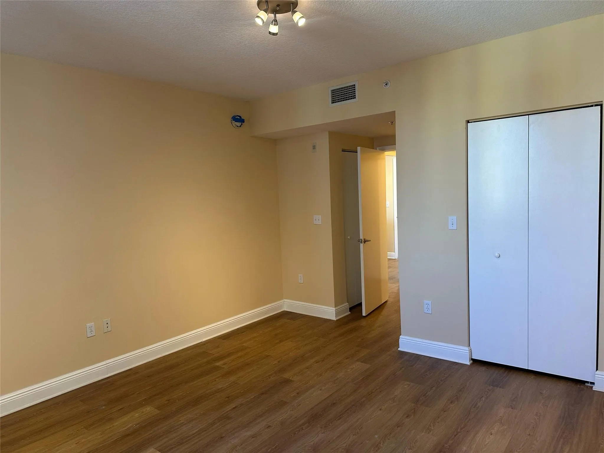 2775 NE 187TH Street #621